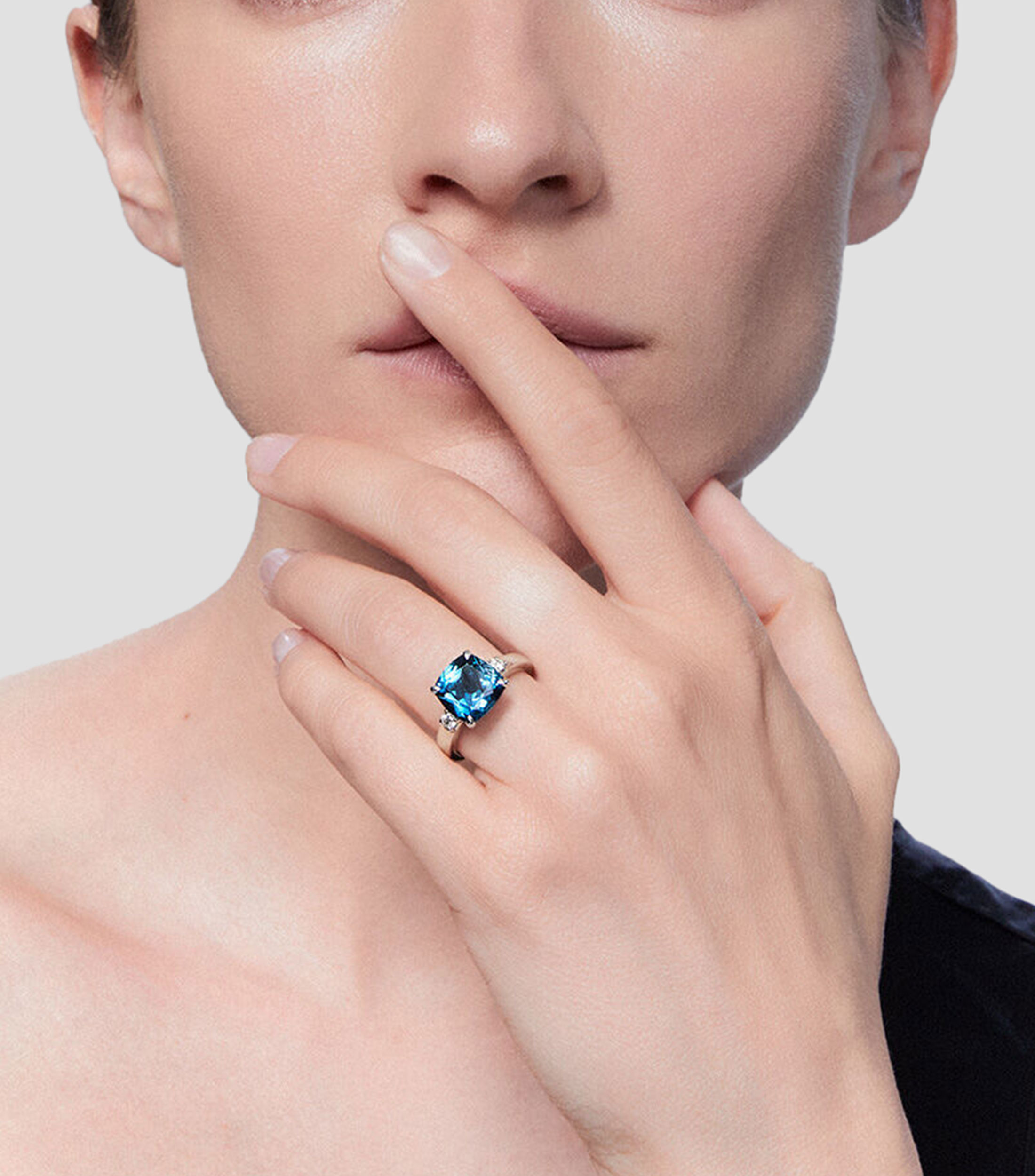 Anillo en plata con topacio Mujer