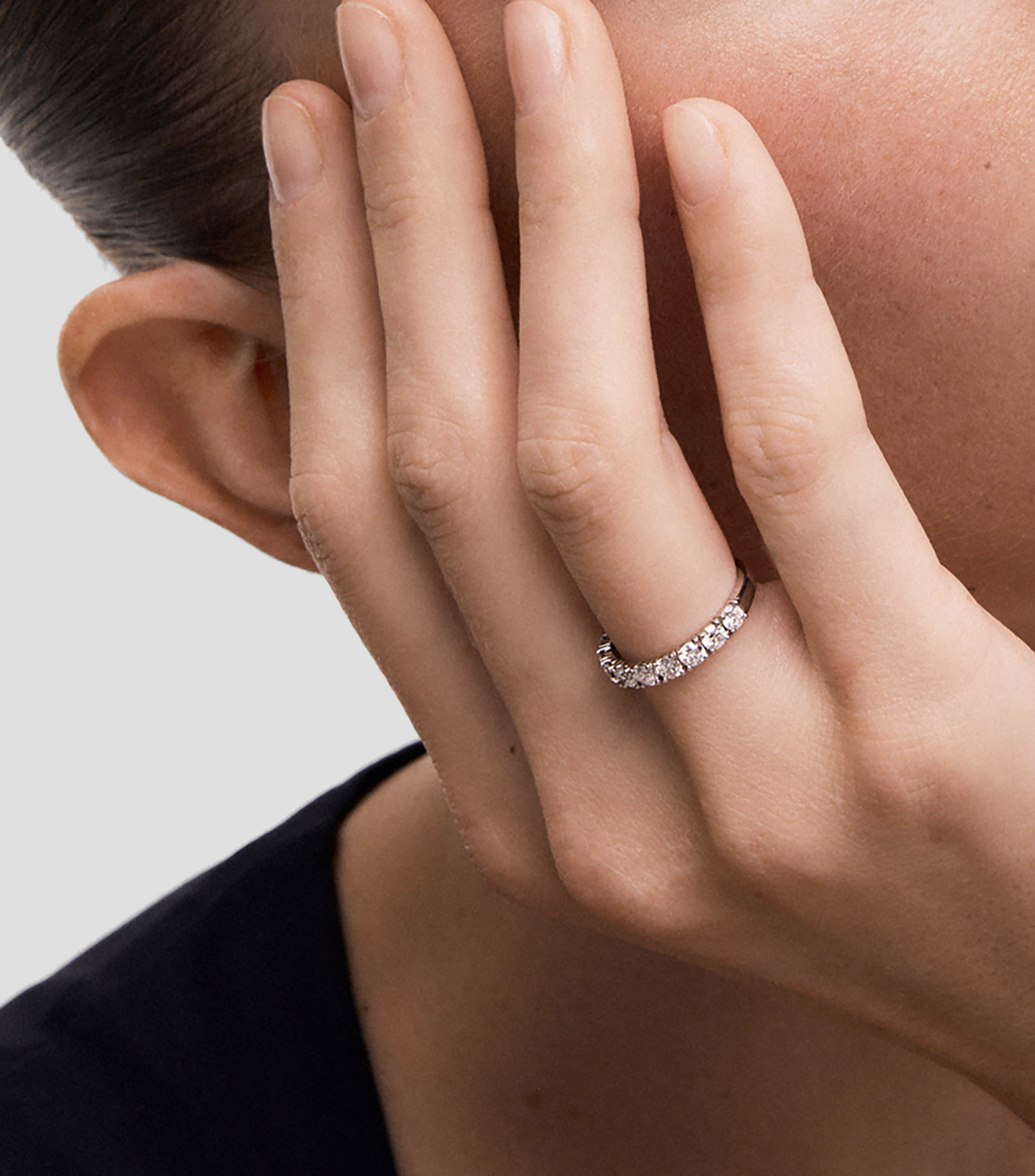 Anillo Alianza en Oro blanco de 18 Kilates con diamante Mujer