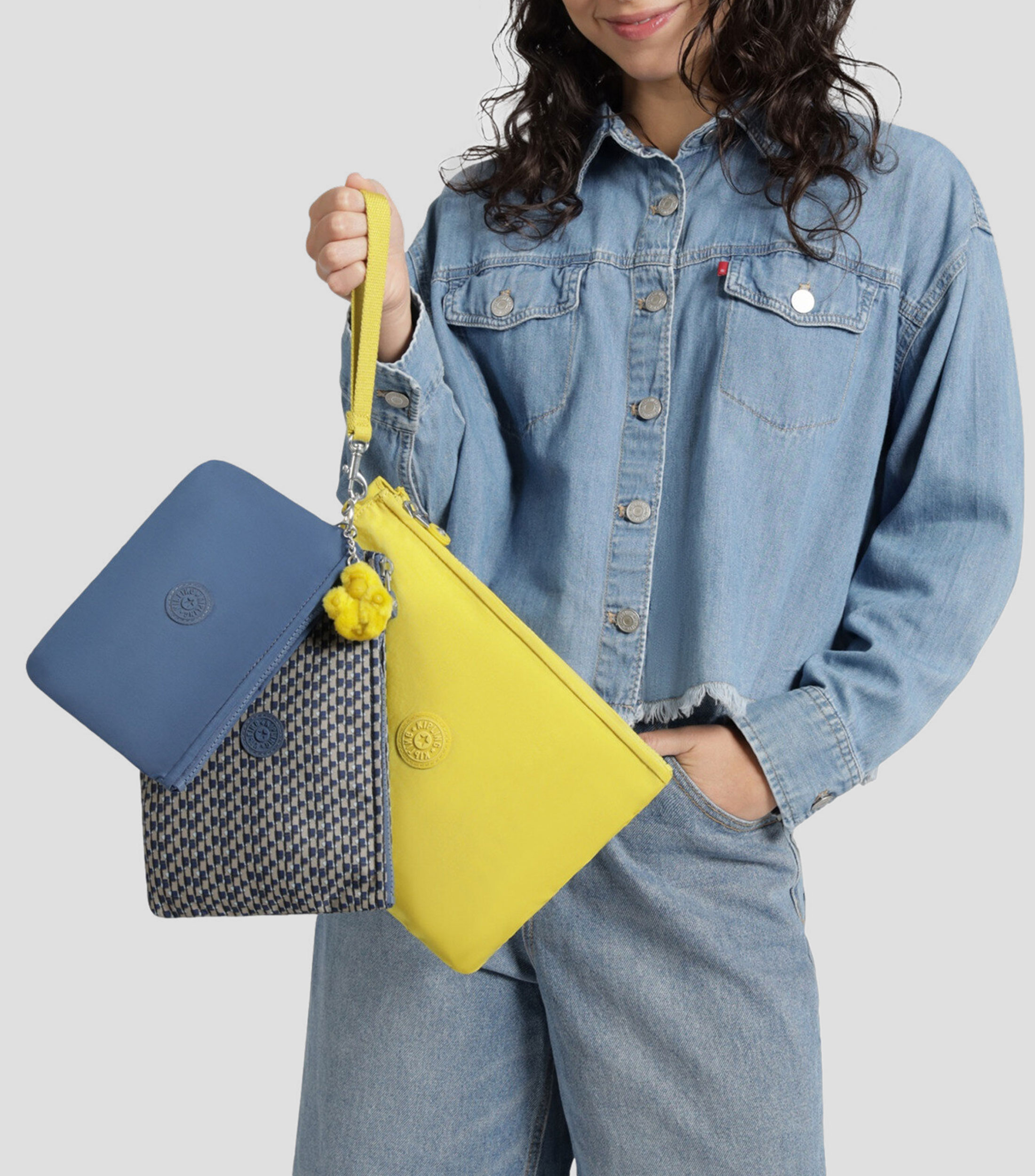 Bolsa Wristlet Iaka L lisa Mujer