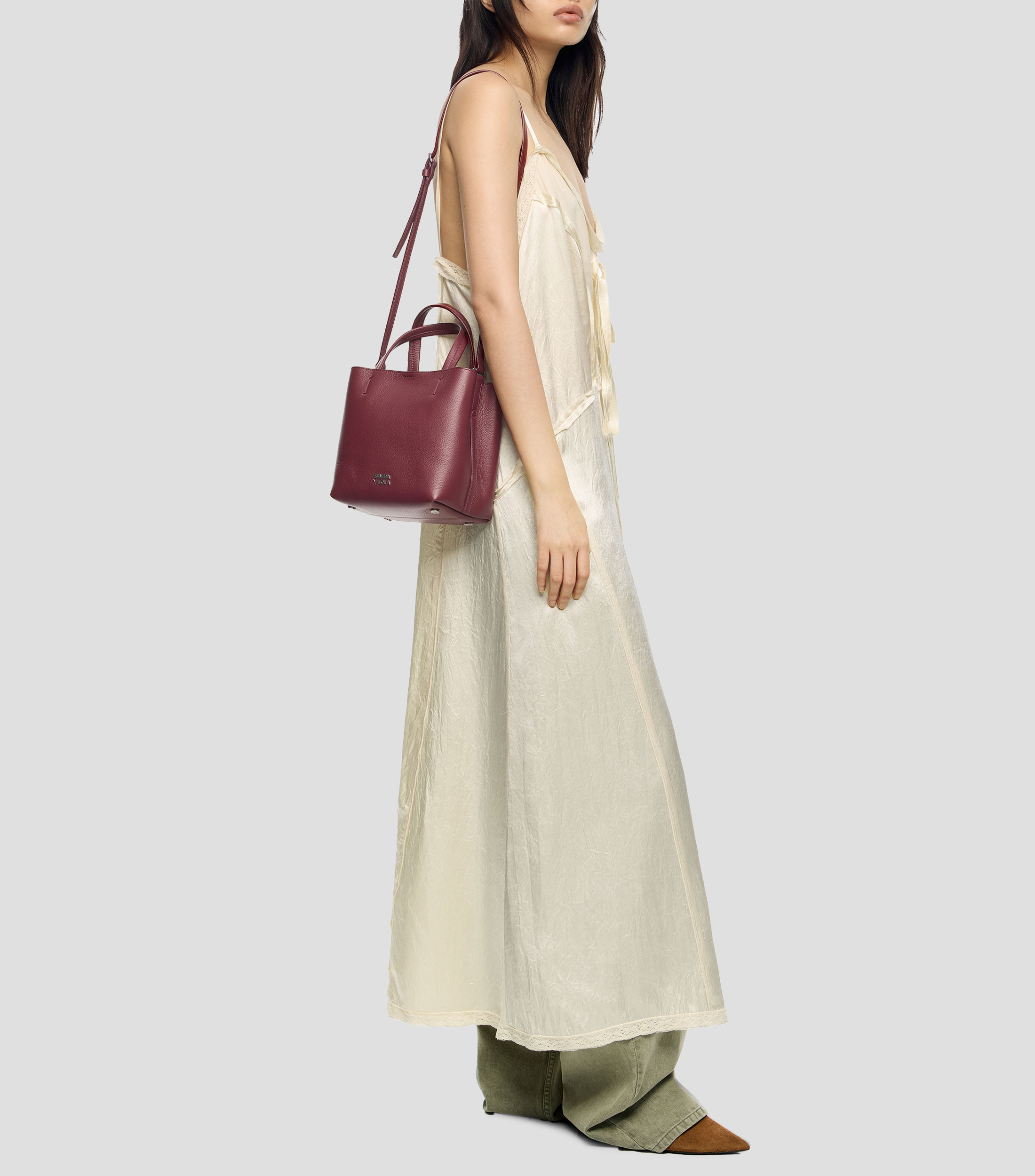 Bolsa tote en piel vacuna con logotipo Mujer