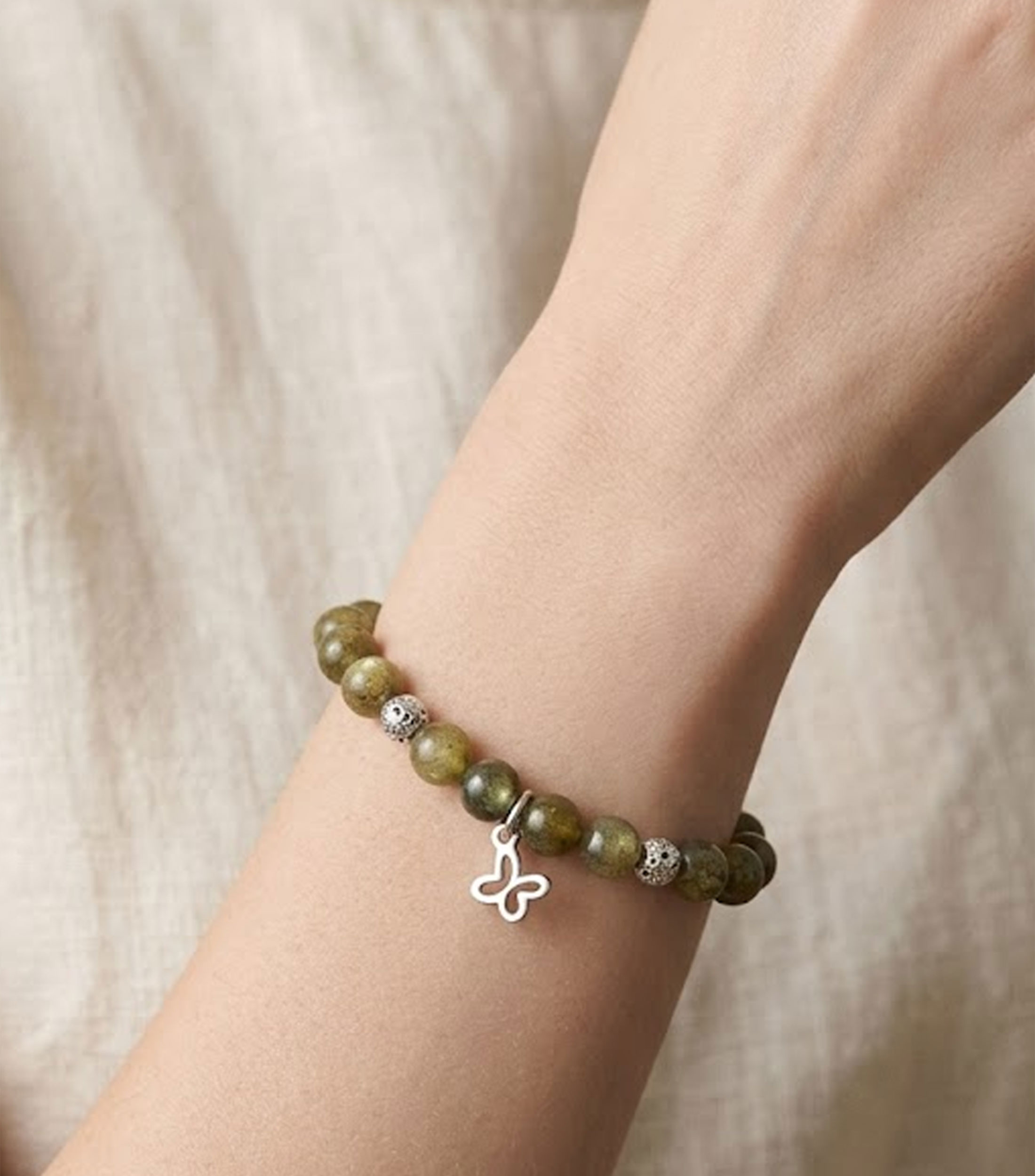 Brazalete en plata .925 y labradorita con mariposa mini Esenciales Mujer