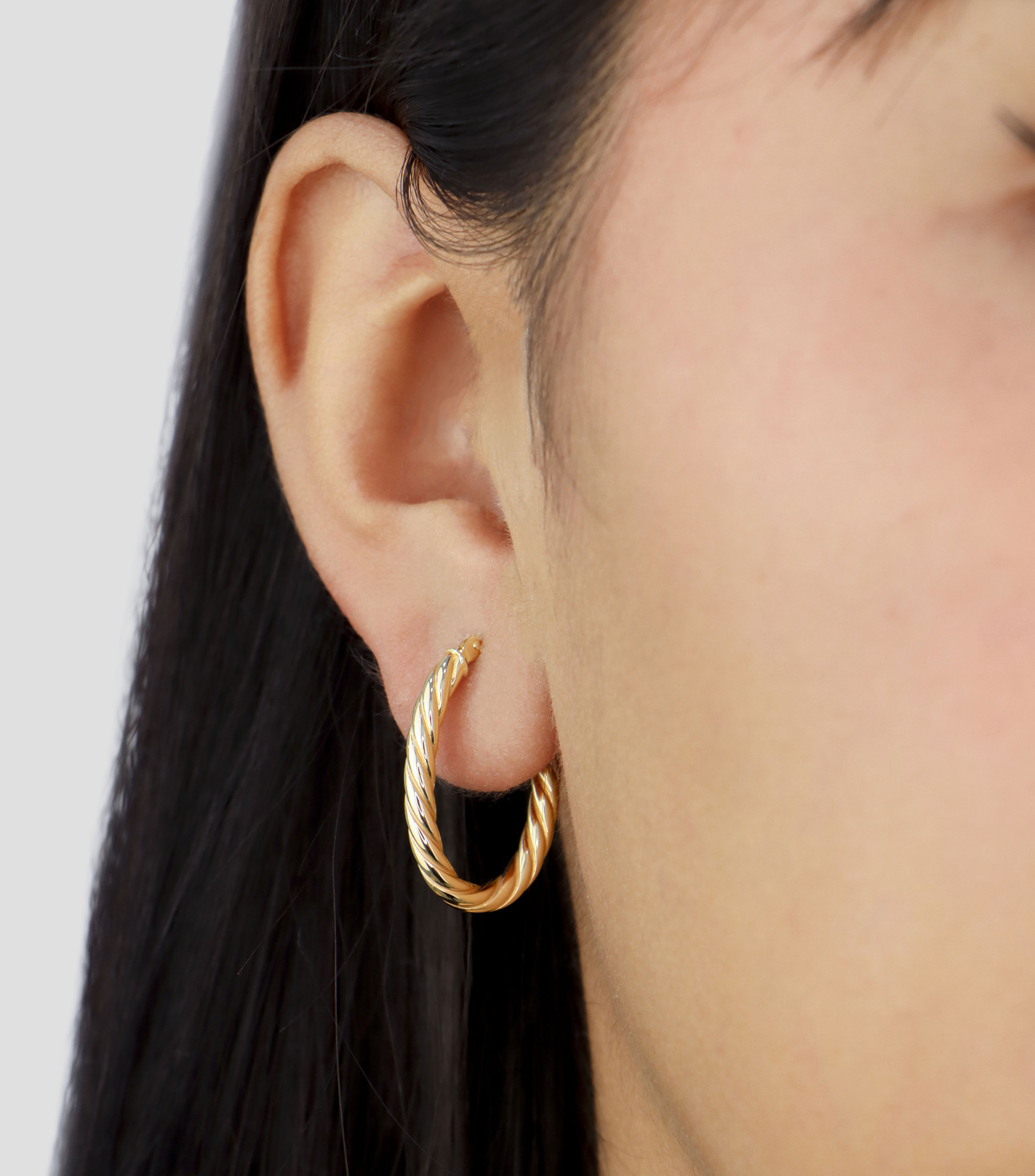 Arracadas ovaladas en Oro de 14 Kilates Mujer