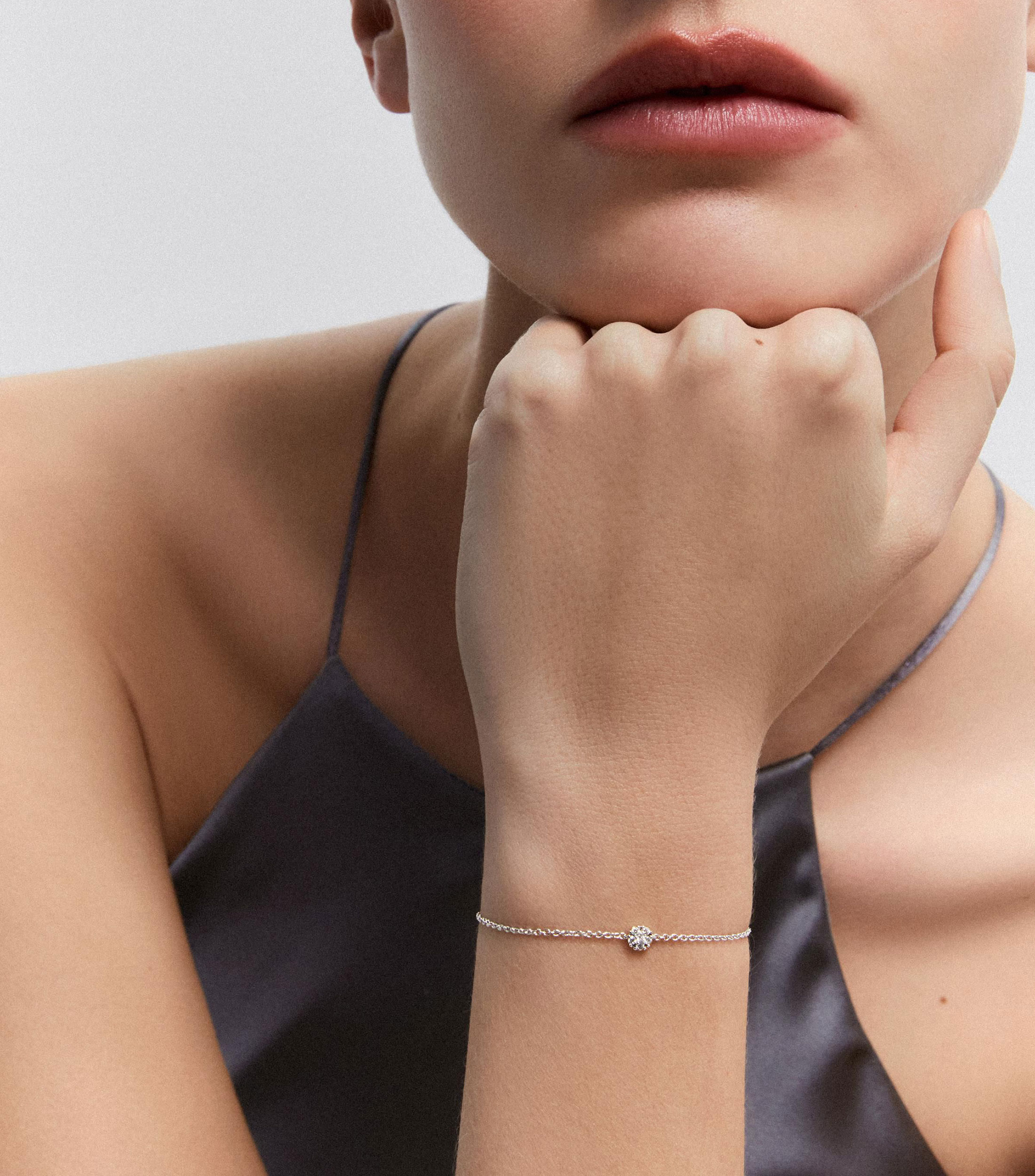 Brazalete en Oro blanco de 18 Kilates con diamantes Grace Mujer