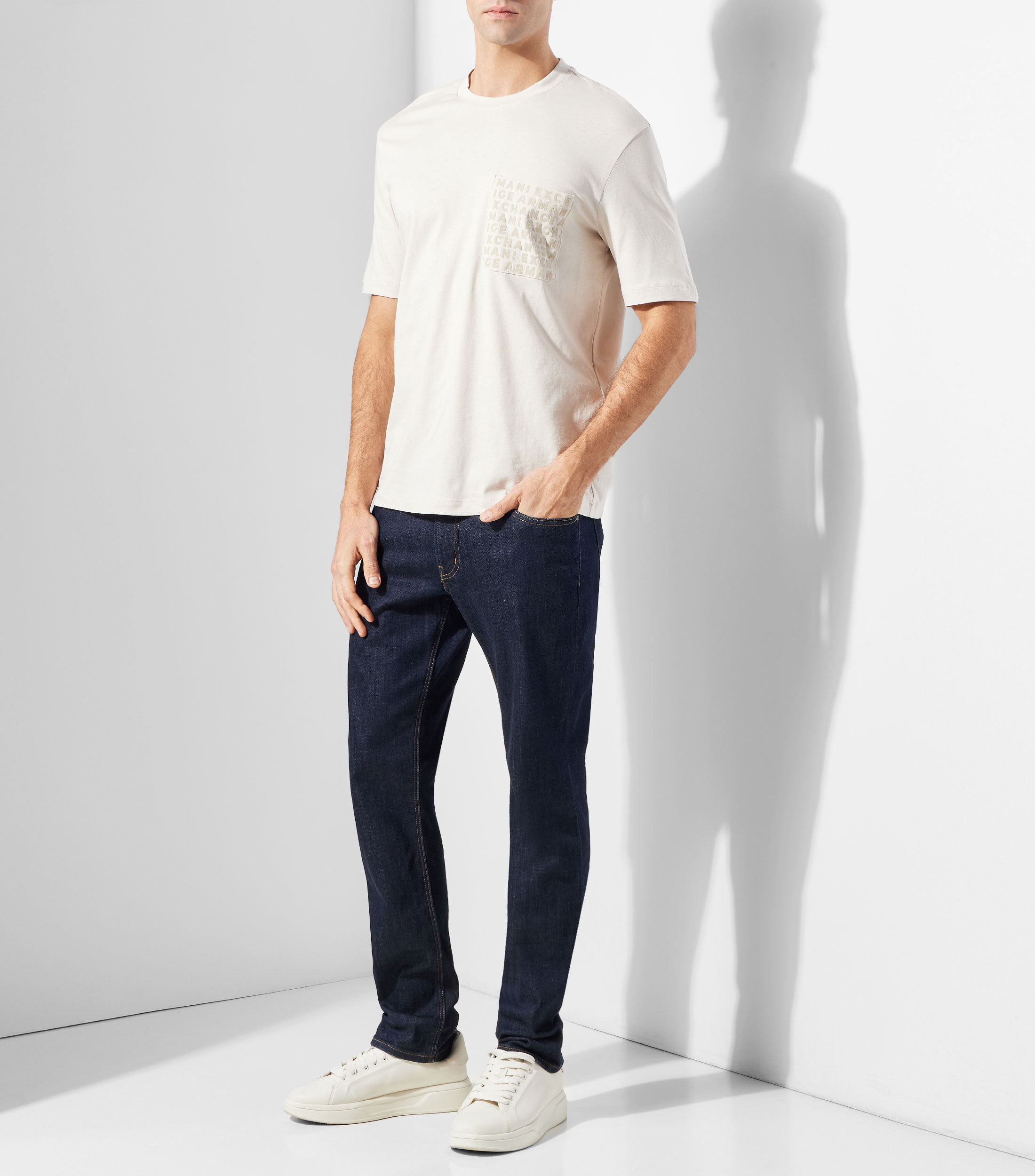 Playera cuello redondo manga corta estampada Hombre
