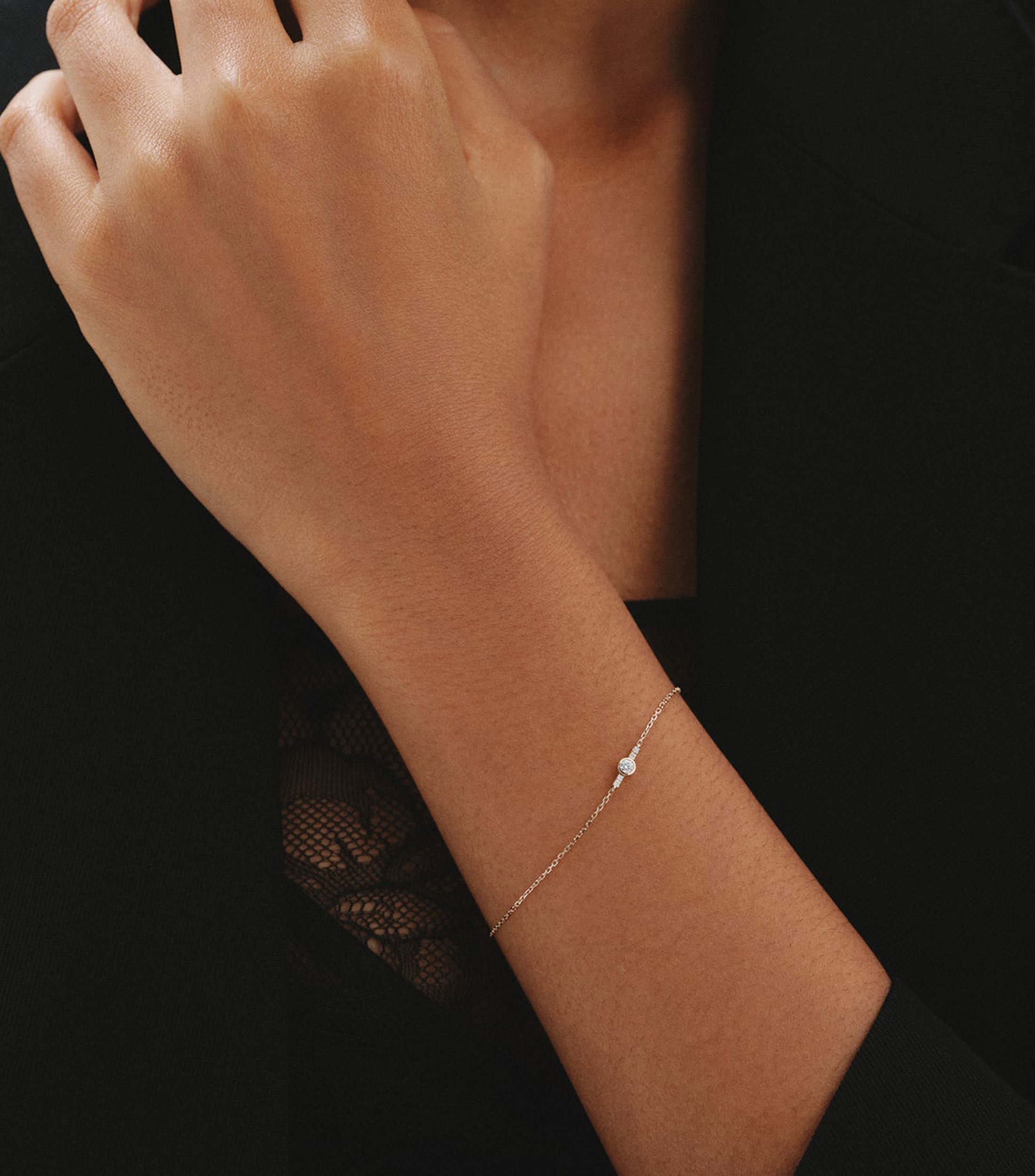 Pulsera en Oro amarillo de 9 Kilates con diamantes Mujer