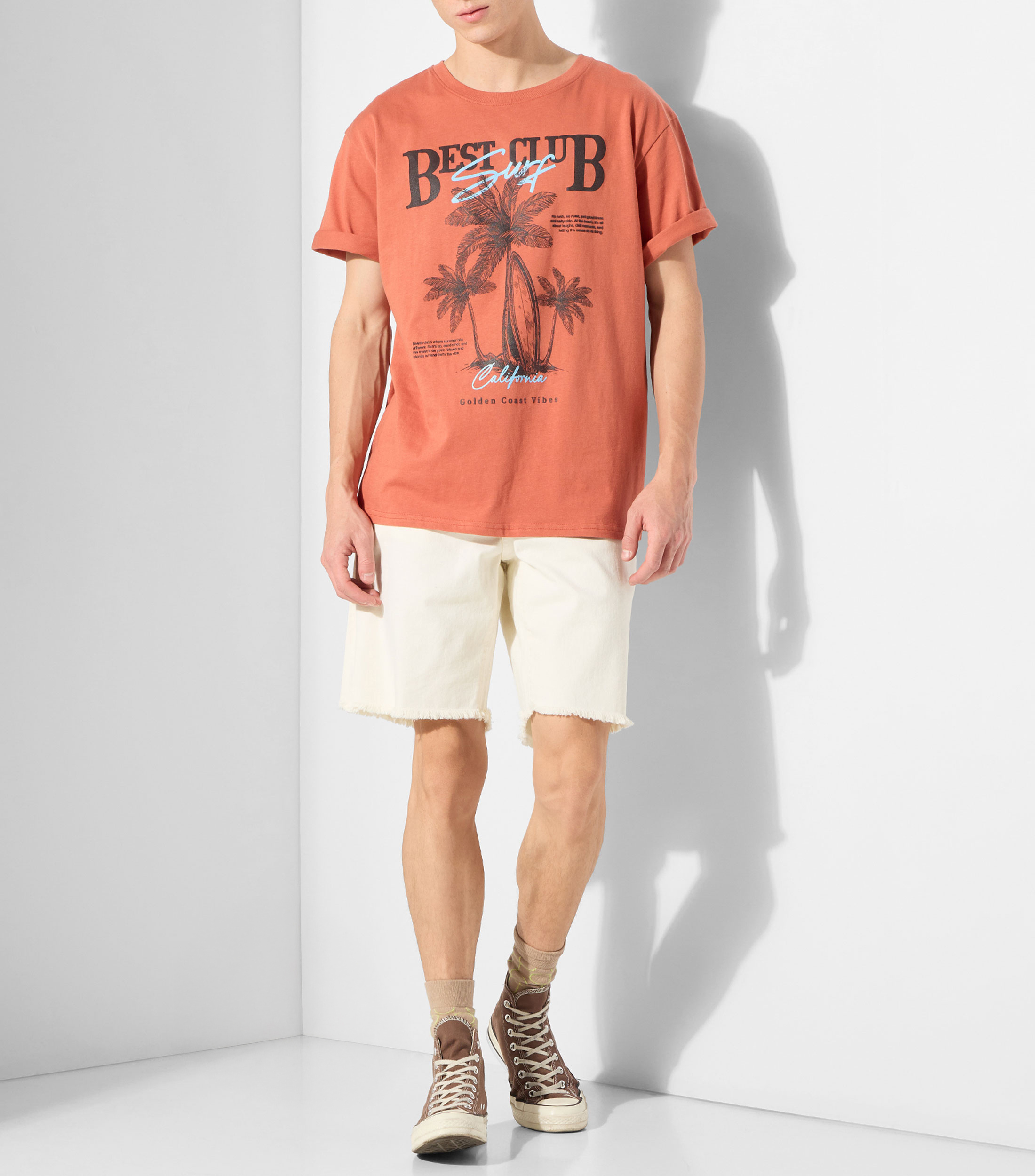 Playera de cuello redondo con manga corta estampada Hombre