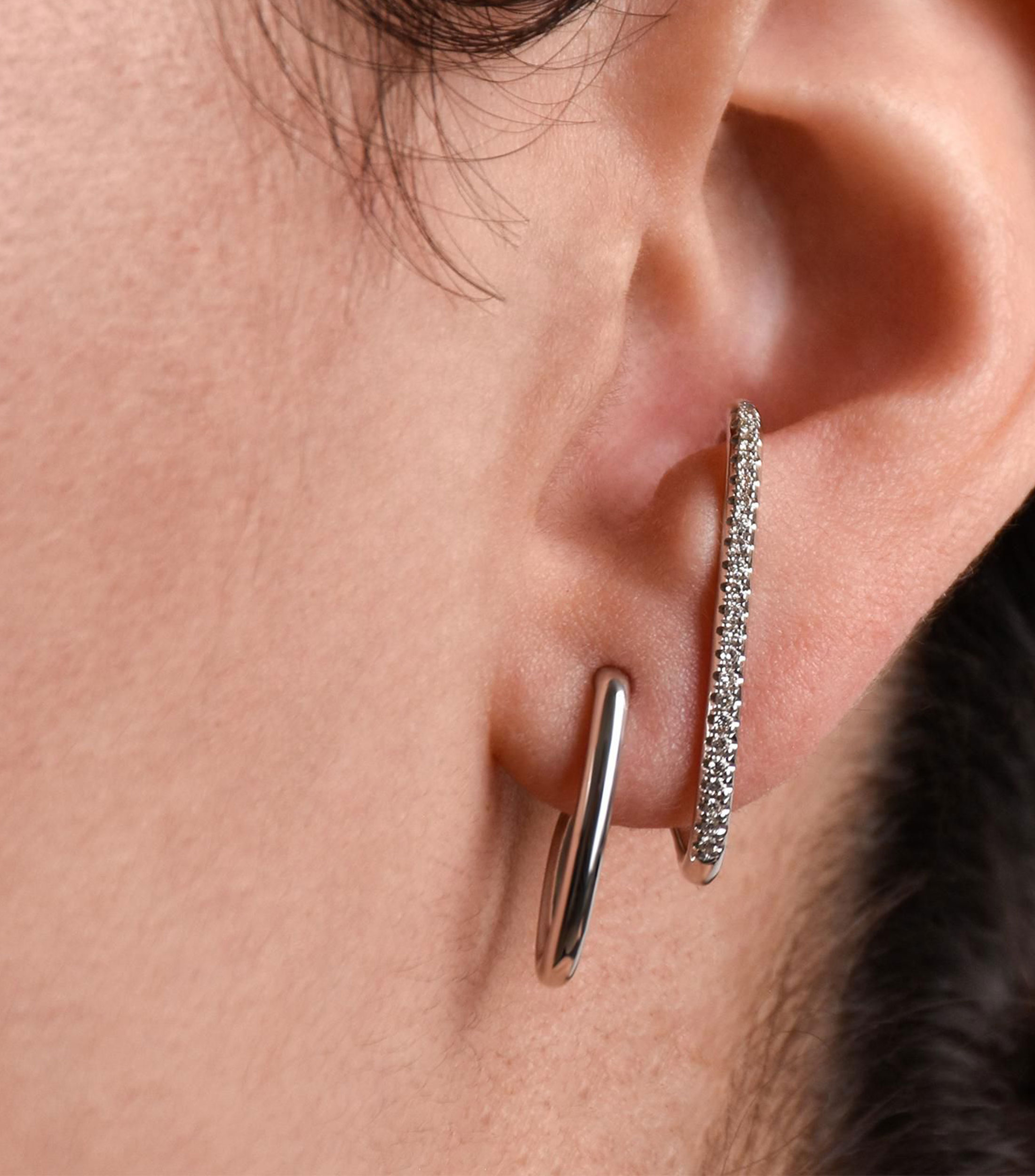 Broqueles en Oro blanco de 14 Kilates con Diamante Mujer