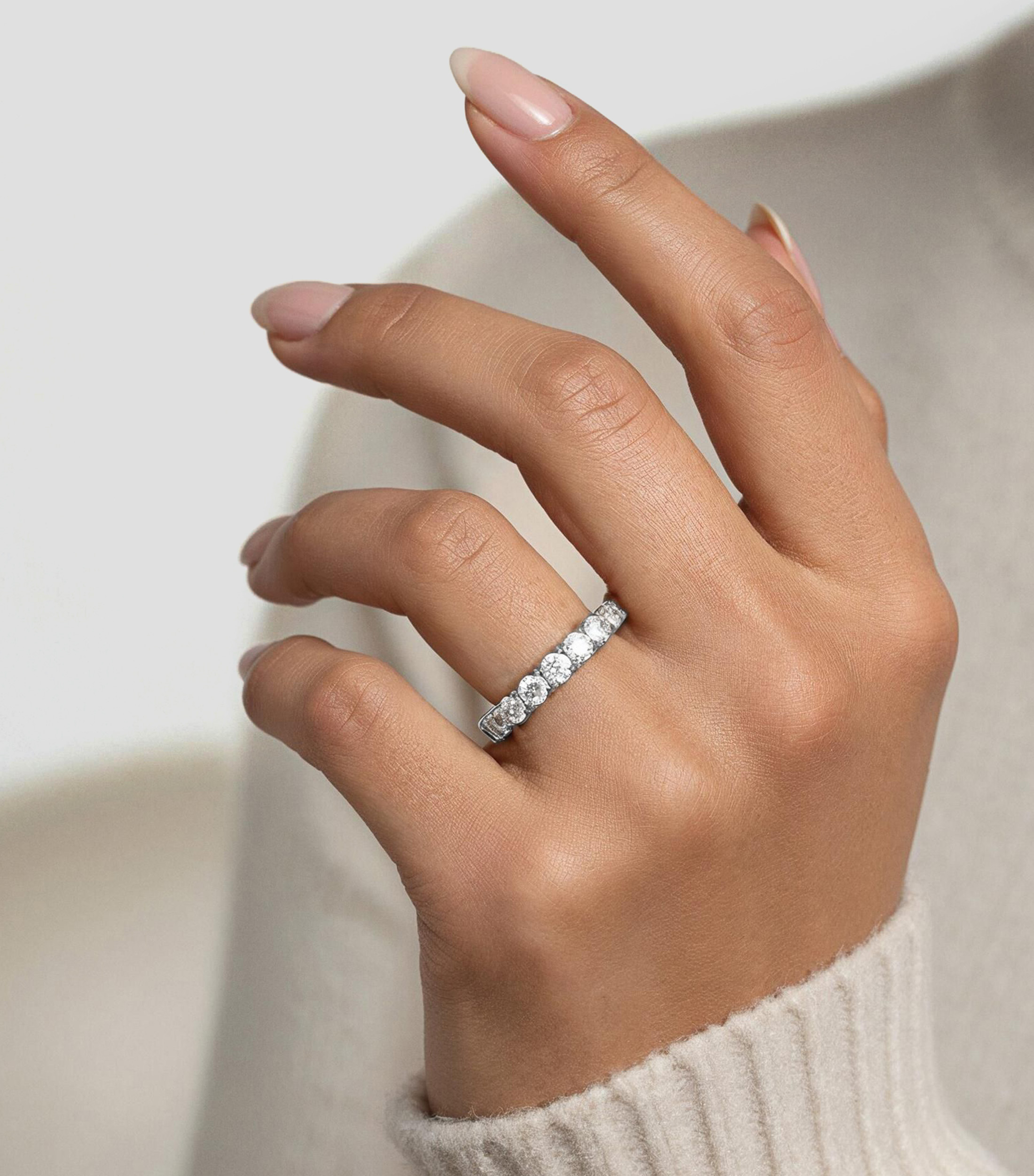 Anillo en Oro blanco de 14 Kilates con Diamantes Naturales Mujer