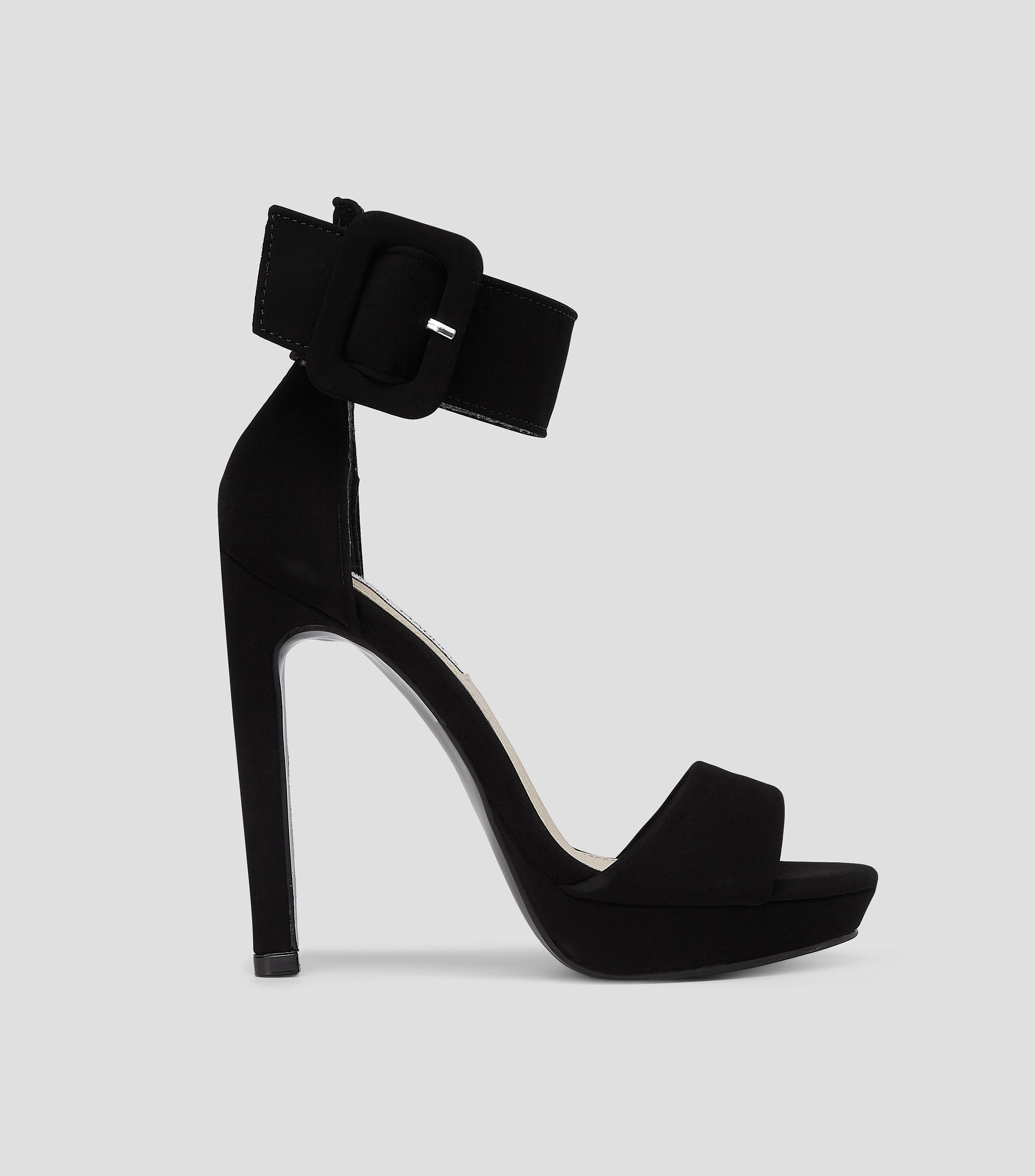 Disfraces Ennegrecer Catedral Steve Madden: Zapatillas de pulsera Coco negras con tacón alto de aguja  Mujer | El Palacio de Hierro