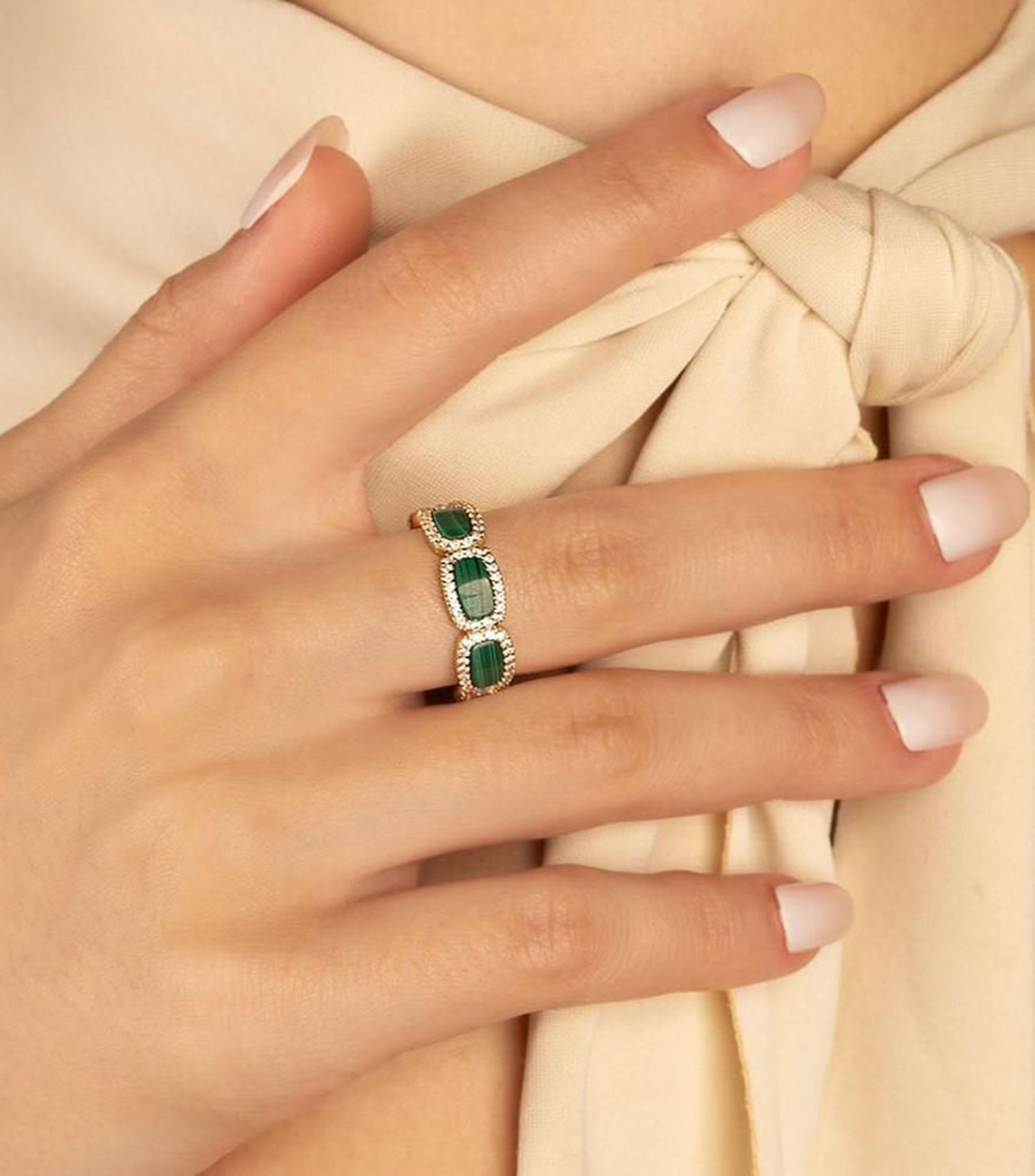 Anillo con malaquita Mujer