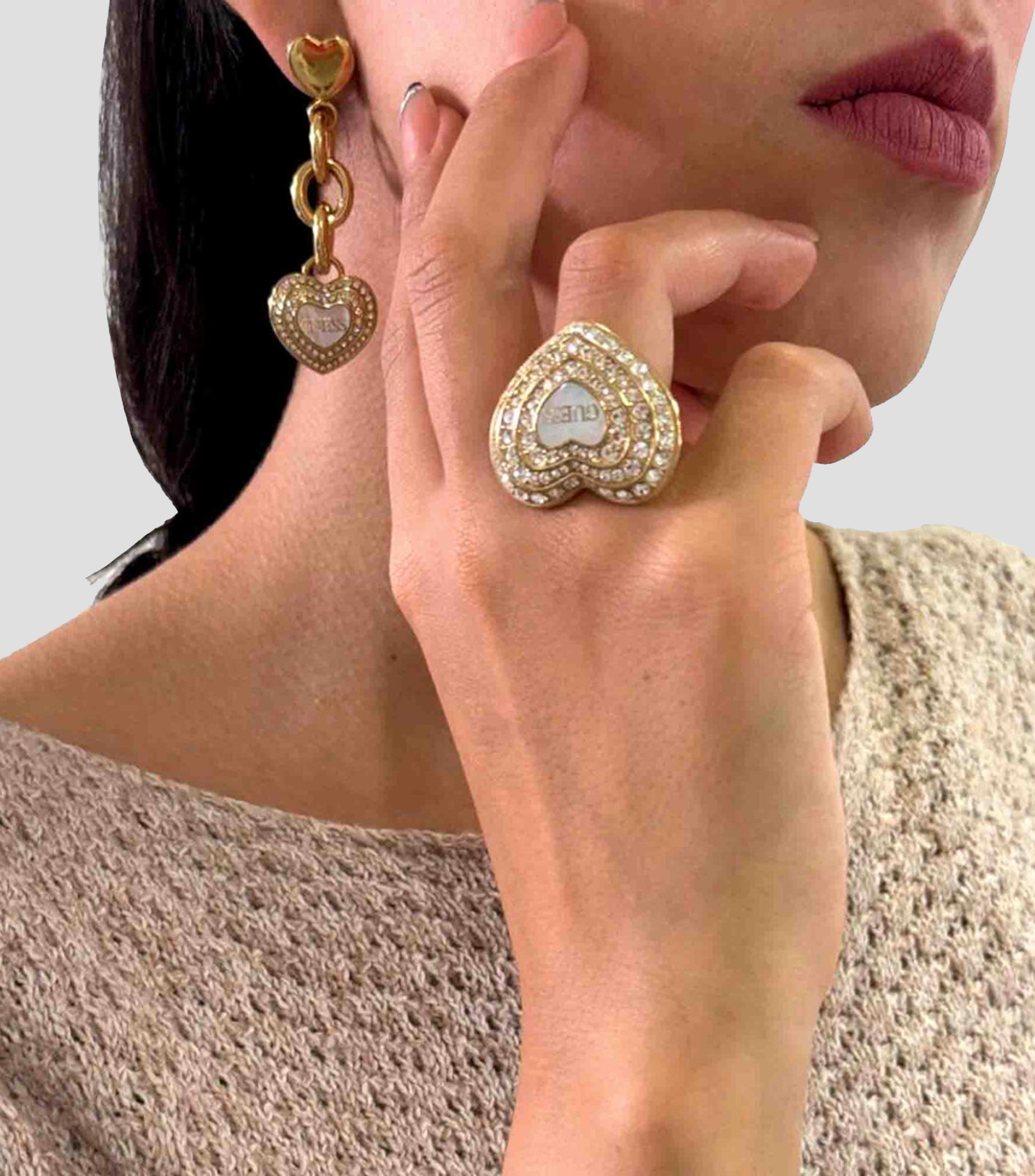 Aretes largos con dije de corazón Mujer