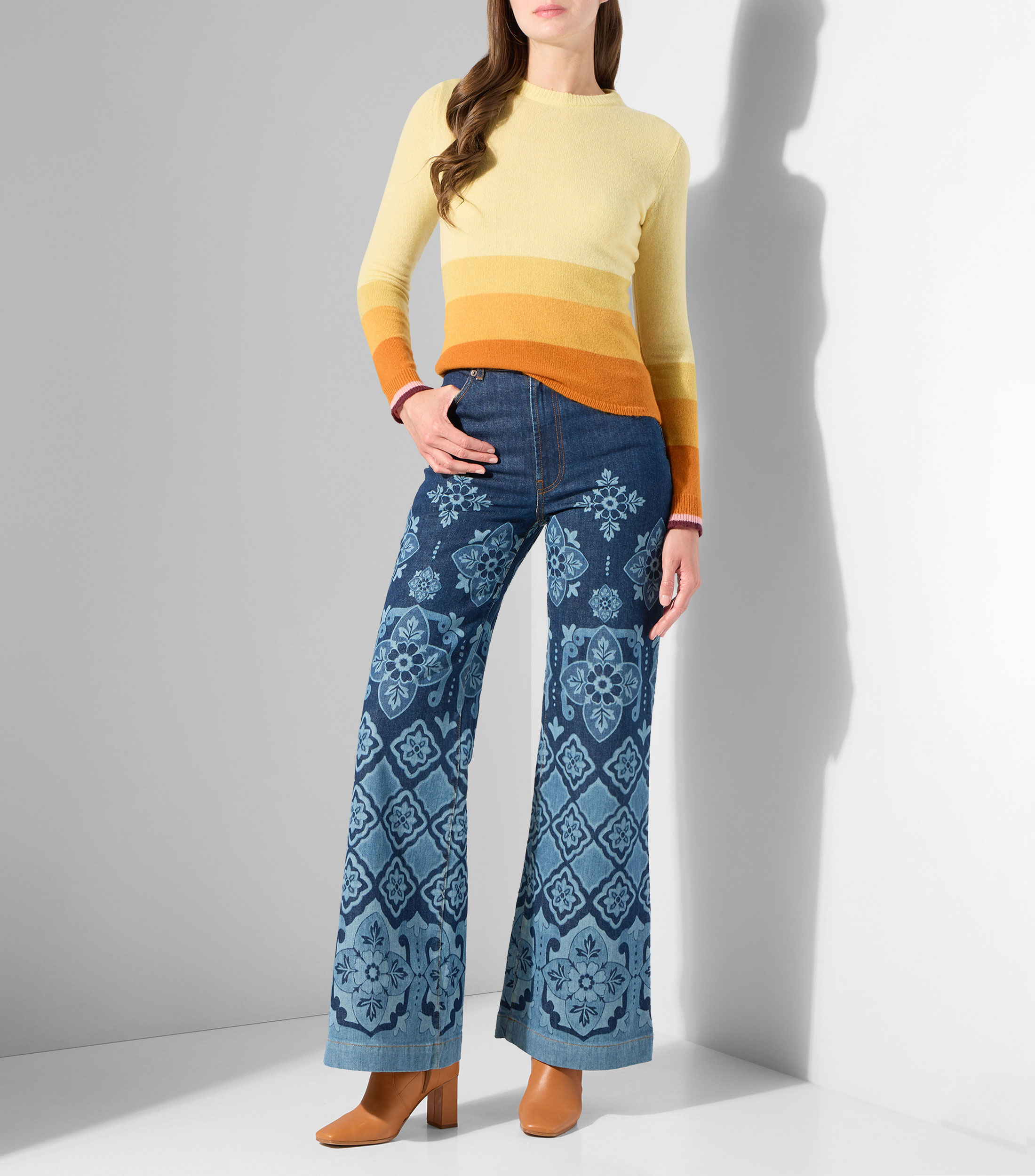 Jeans de corte flared Mujer
