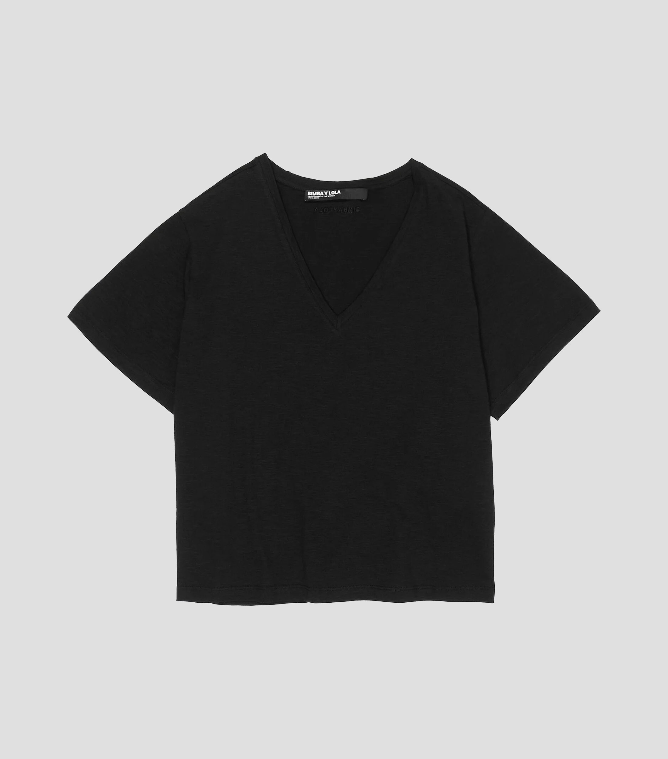 Playera negra de algodón con cuello en V Mujer