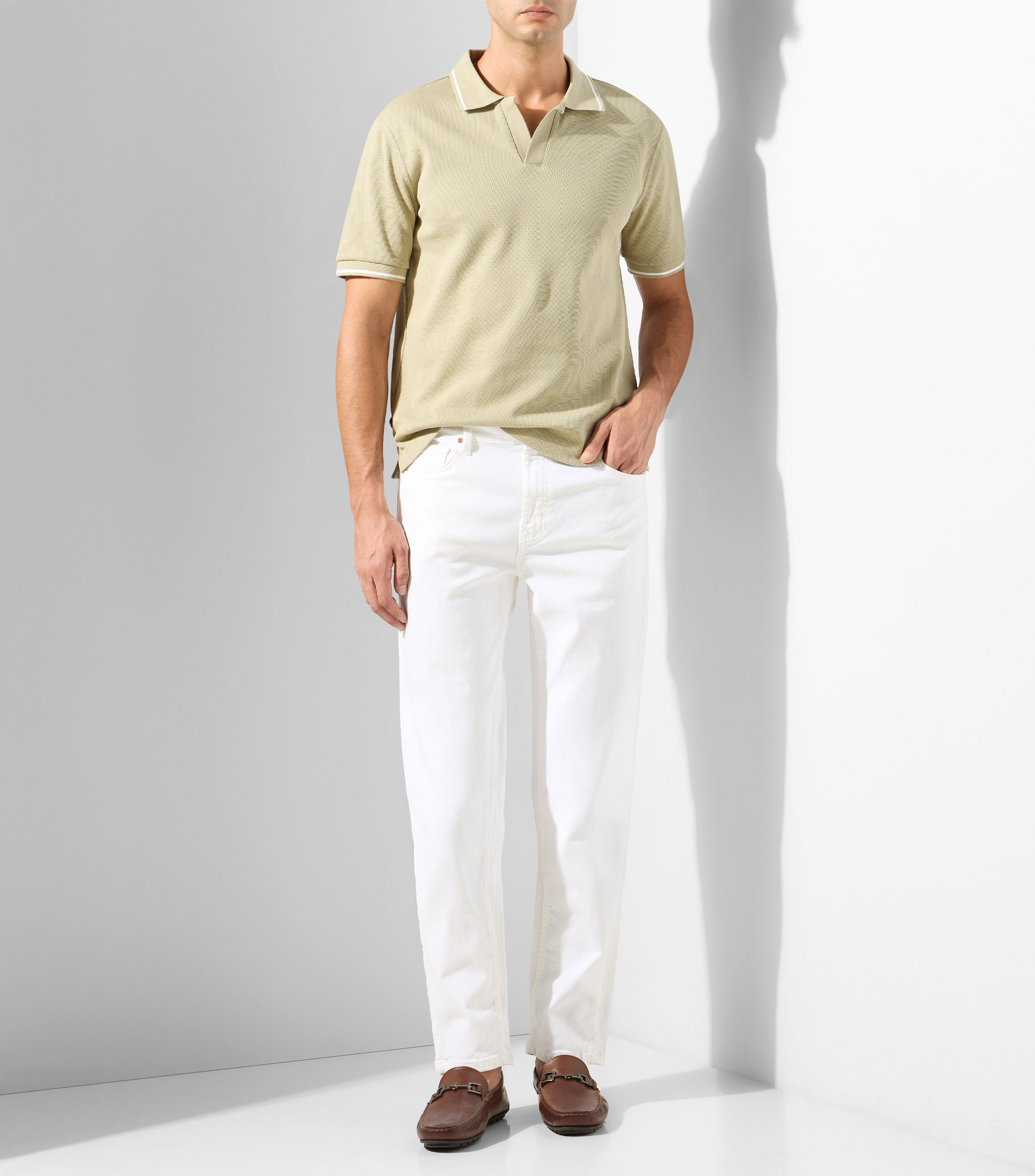 Playera tipo polo manga corta diseño sólido Hombre
