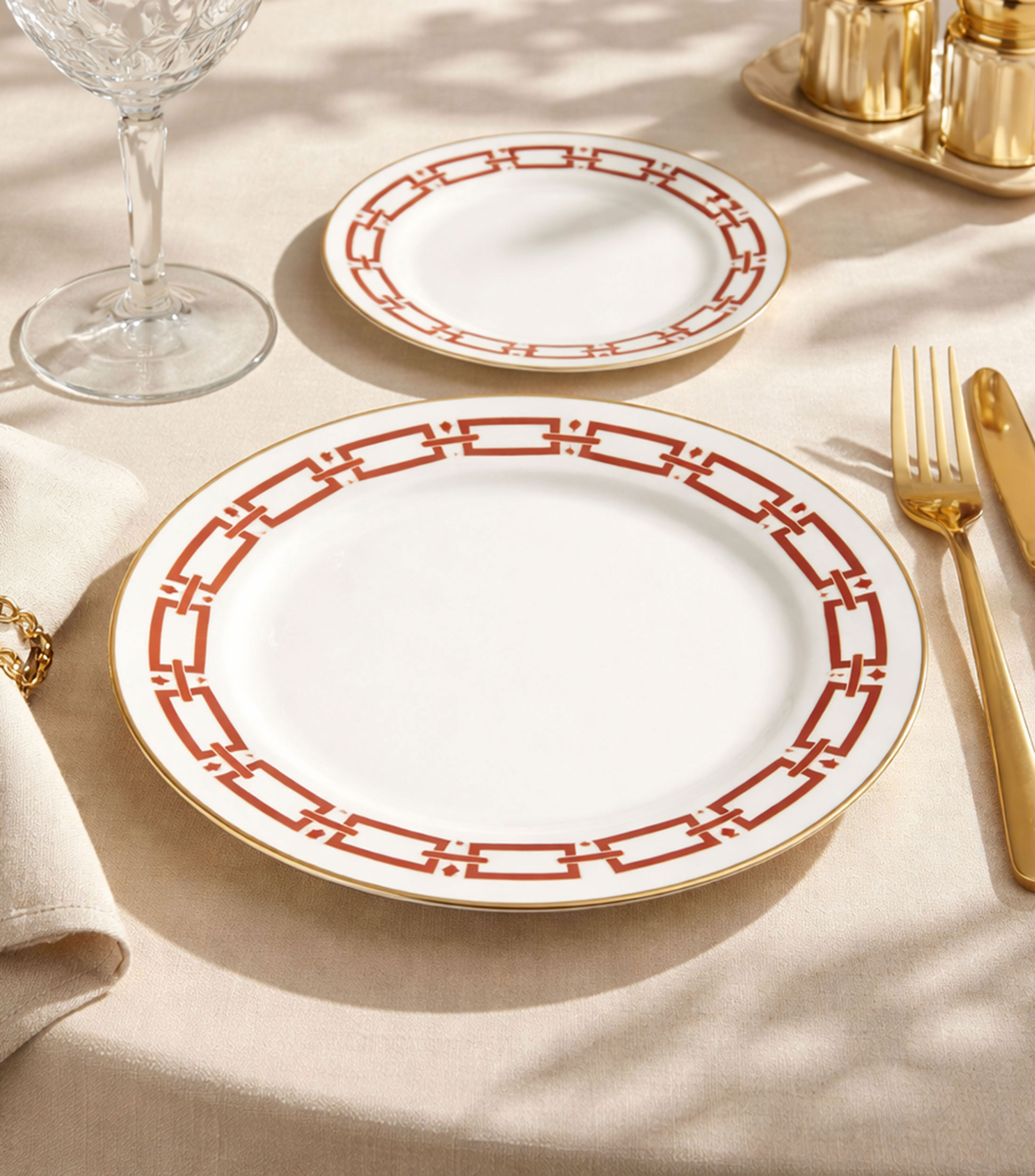 Bajo Plato Catena Scarlatto