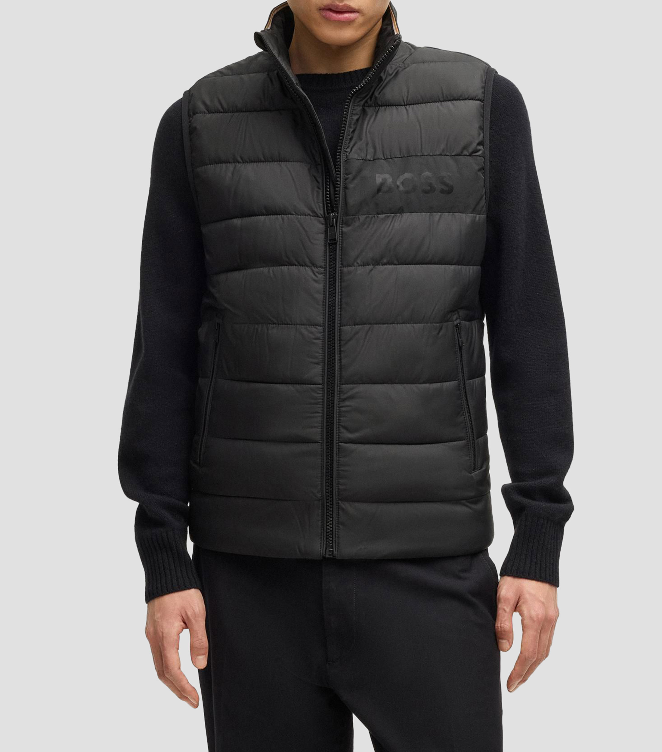 Chaleco regular fit repelente al agua con logo tonal Hombre