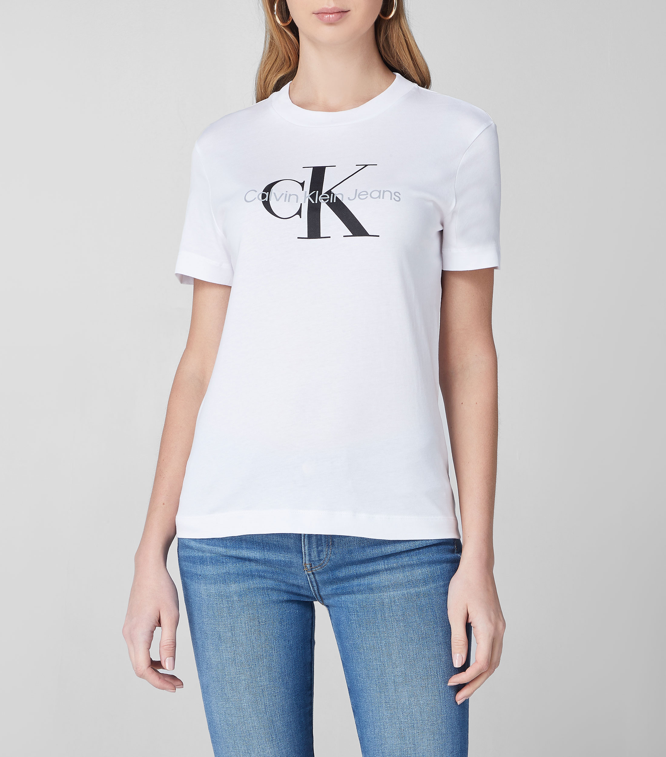 Klein Jeans Playera Blanca Calvin Klein Camiseta Manga Larga Calvin Klein  Camisetas Calvin Klein Mujer, image size:2200x2500