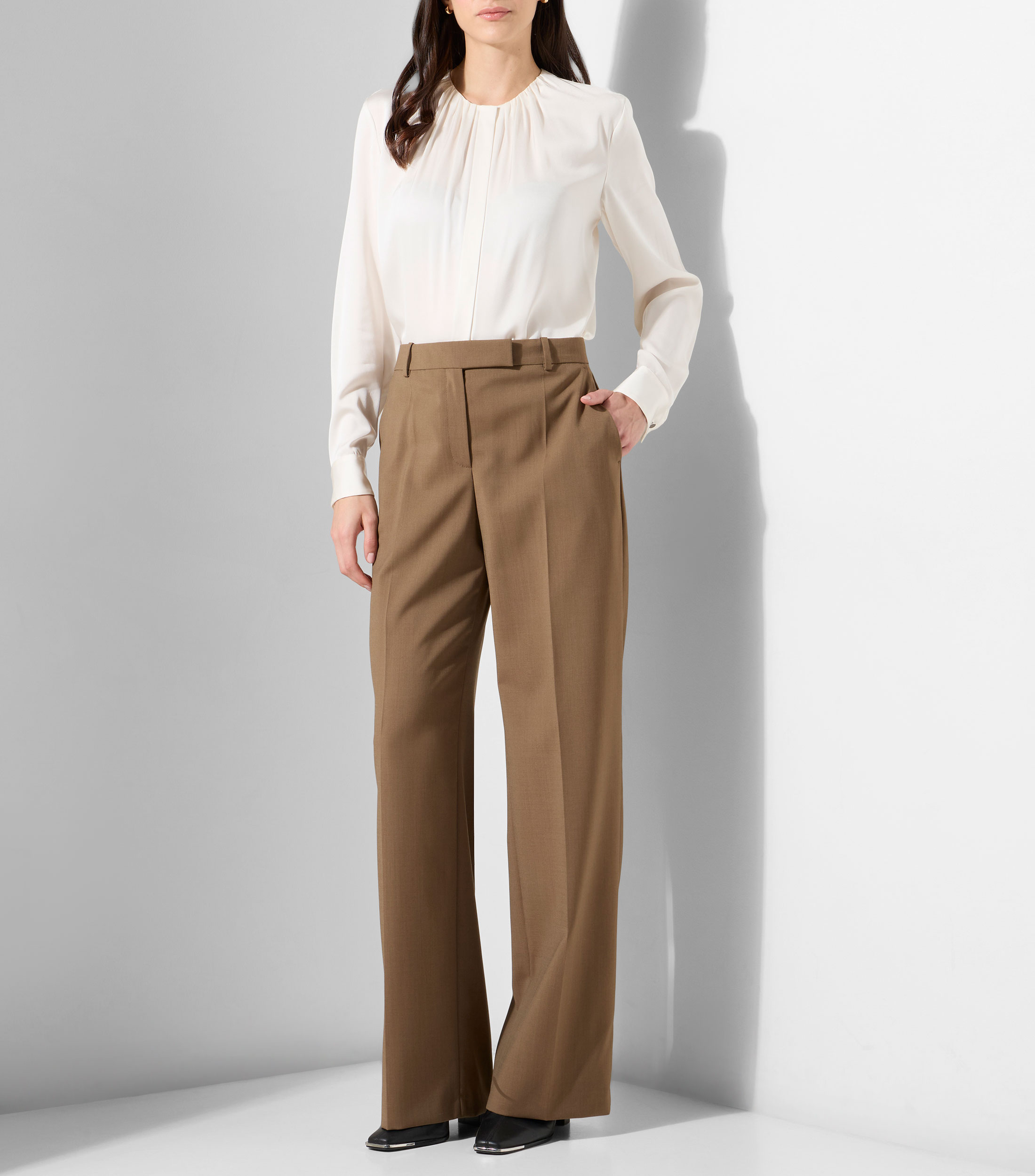 Blusa regular fit en seda con elastico Mujer