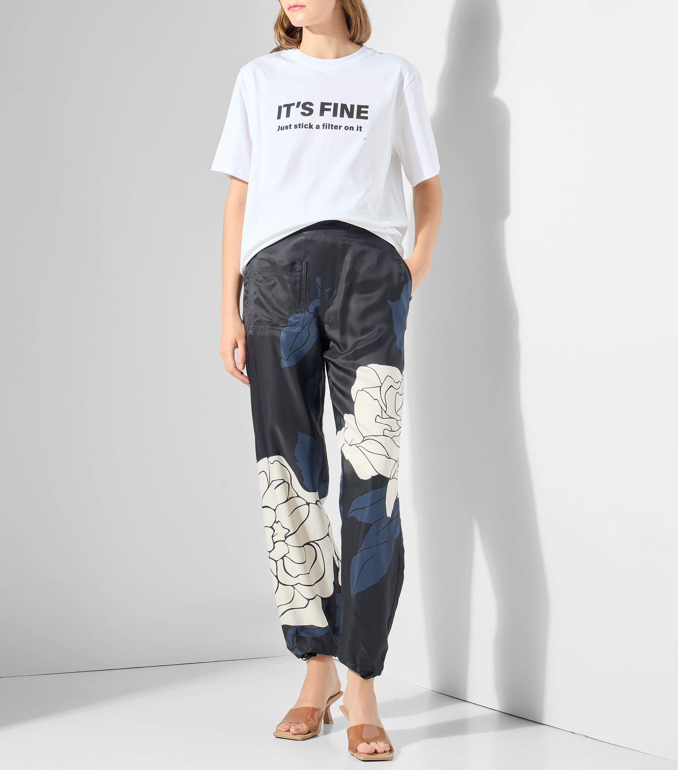 Playera de cuello redondo con manga corta estampada Mujer
