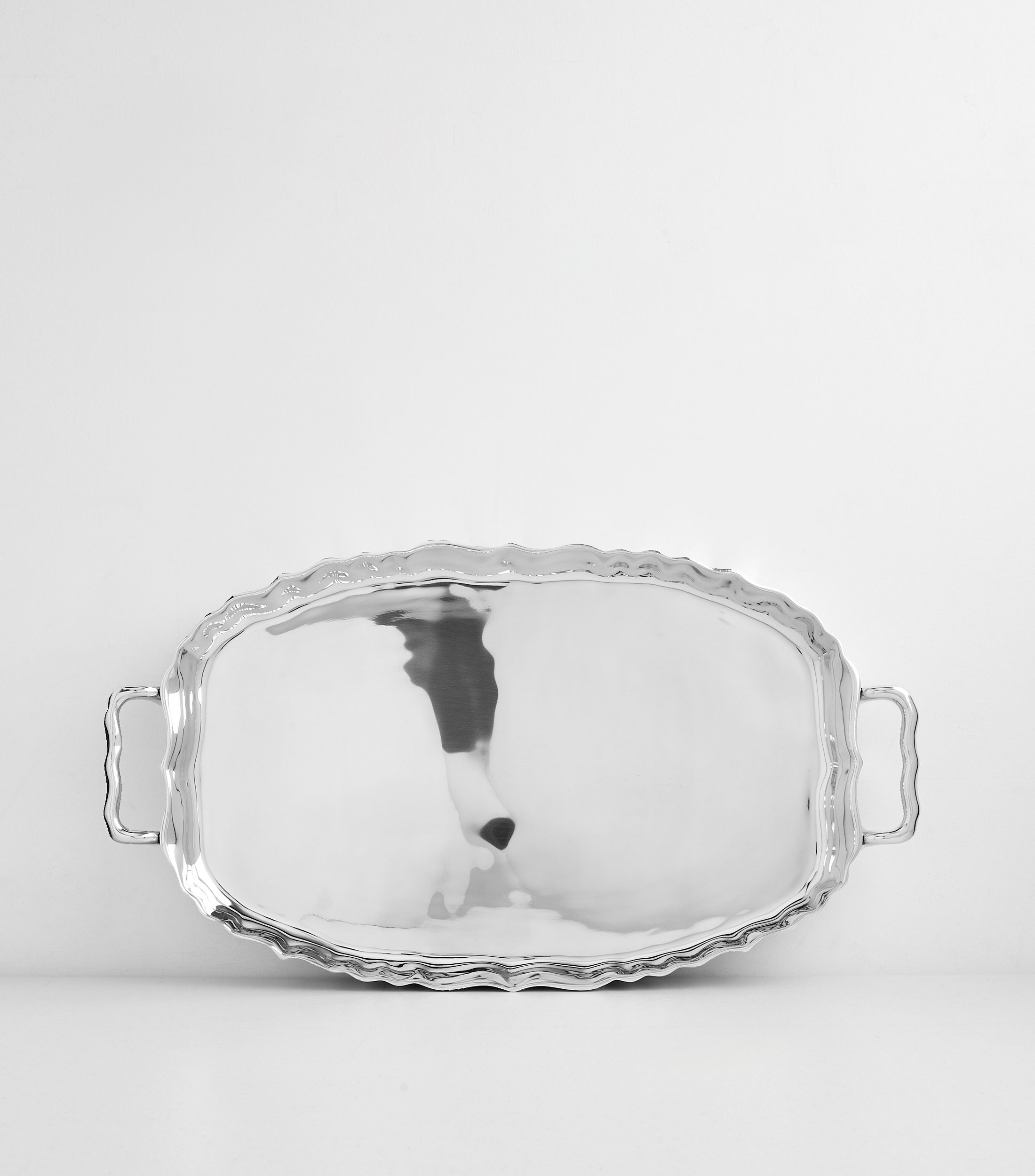 Charola oval con asas acanalada