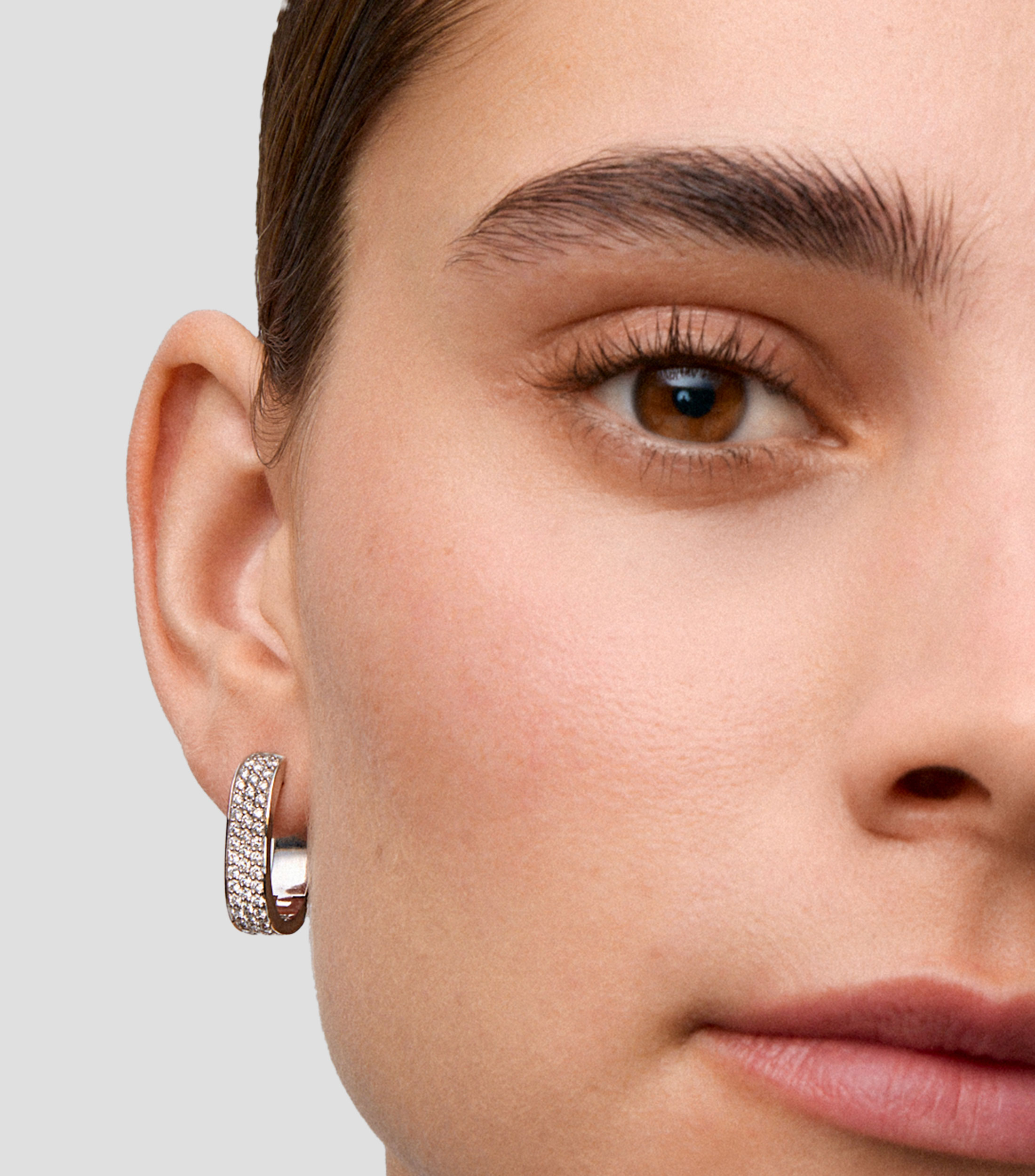 Aretes en oro blanco de 18 kilates con diamantes Grace Mujer