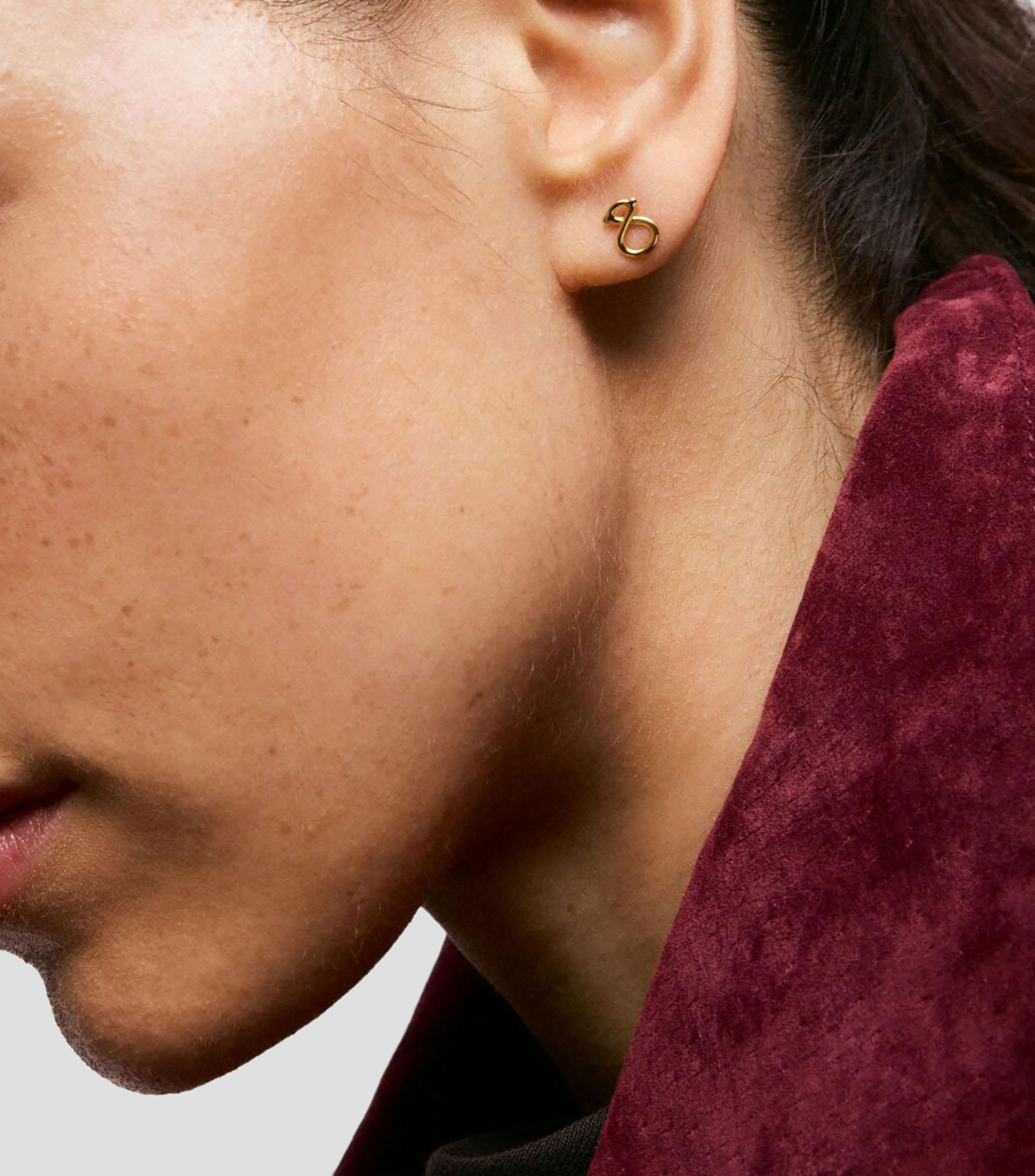 Aretes en Oro amarillo de 9 Kilates Infinity Mujer