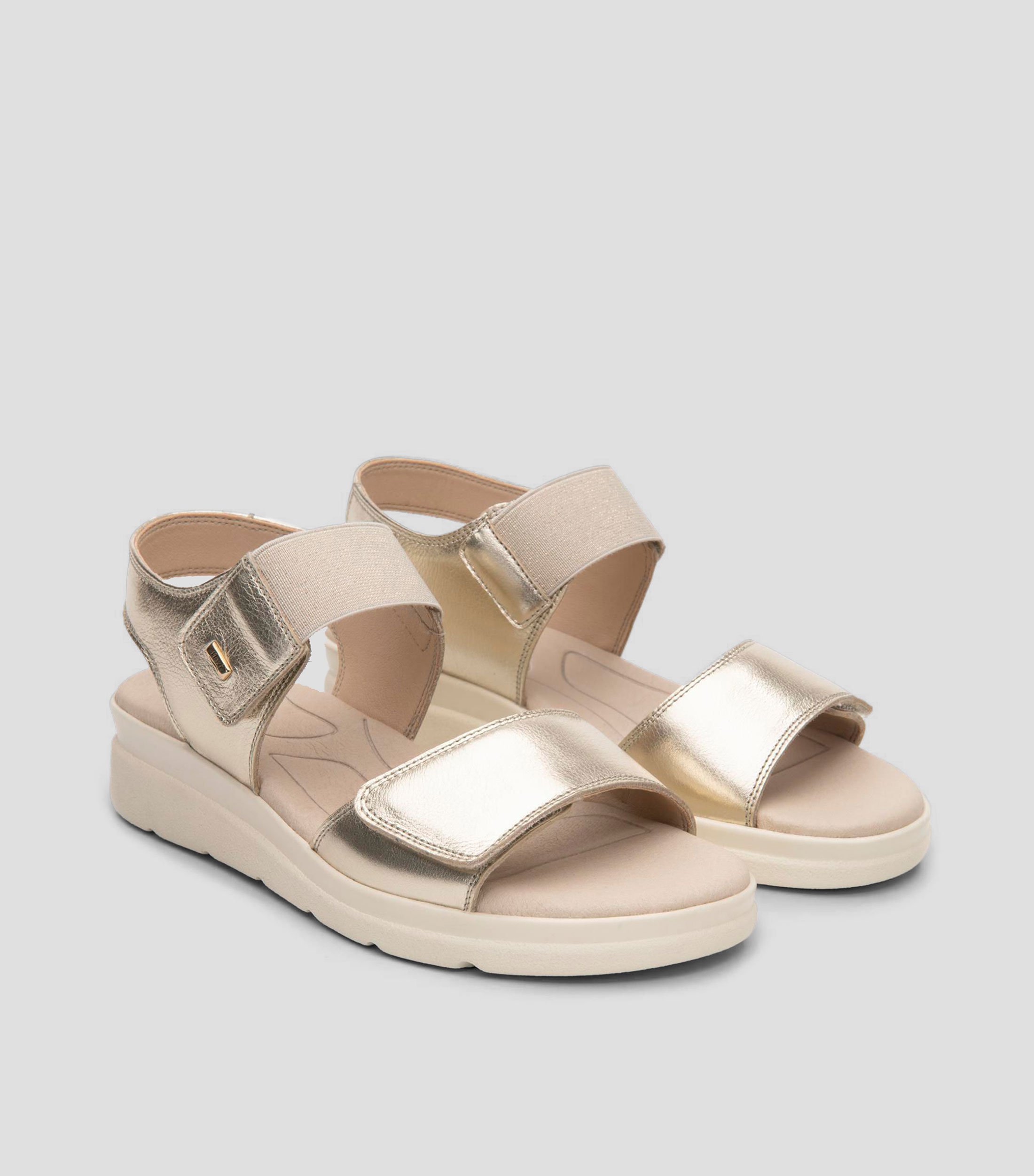 Sandalias con tacón bajo de cuña Dariana Mujer