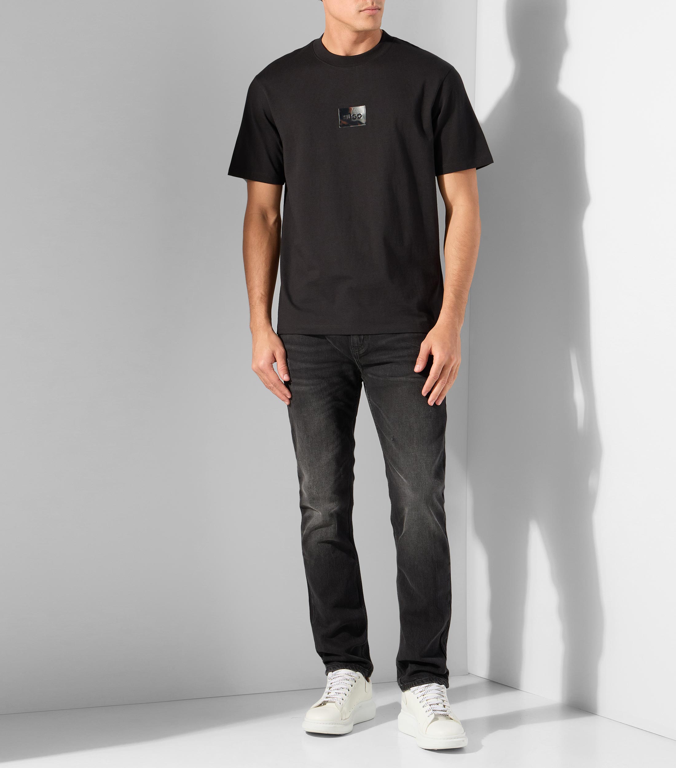 Playera de punto de algodón con parche de logo de carey Hombre