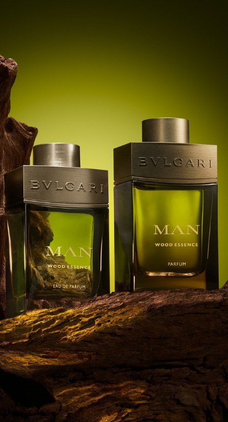 Imagen de dos botellas de locion verdes con cobre de la marca BVLGARI, BVLGARI