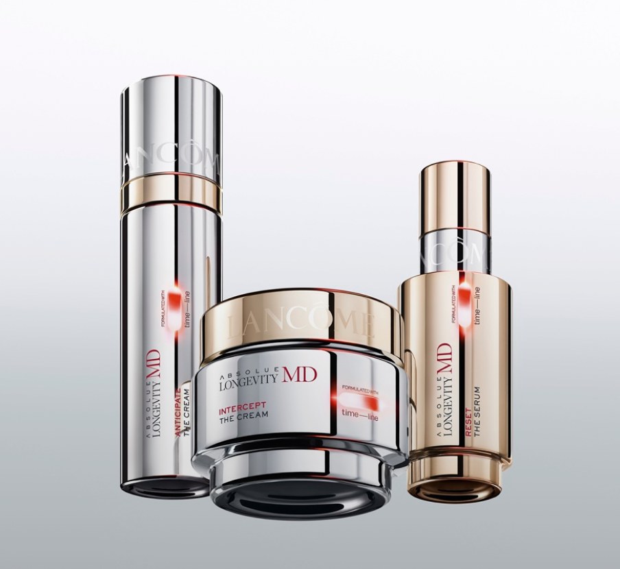 Imagen de frascos plateados de la marca LANCÔME