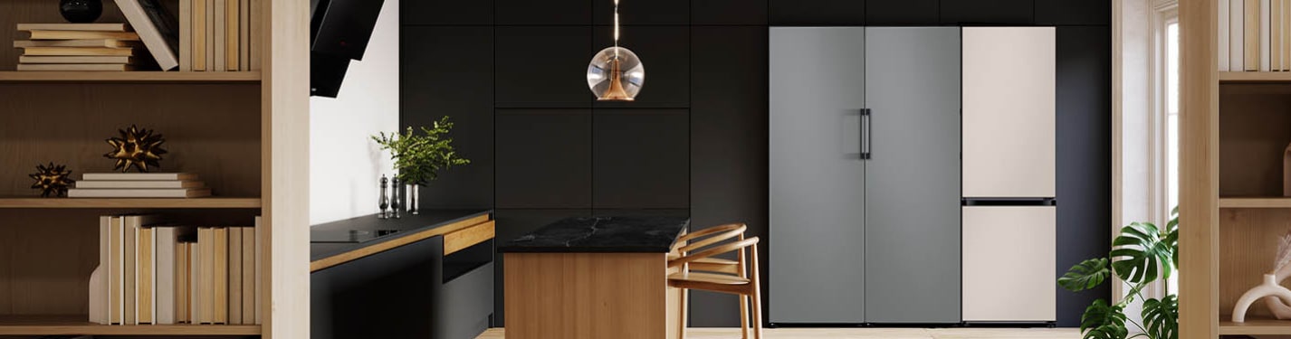 imagen de regrigerador gris empotrado en la pared de la marca samsung