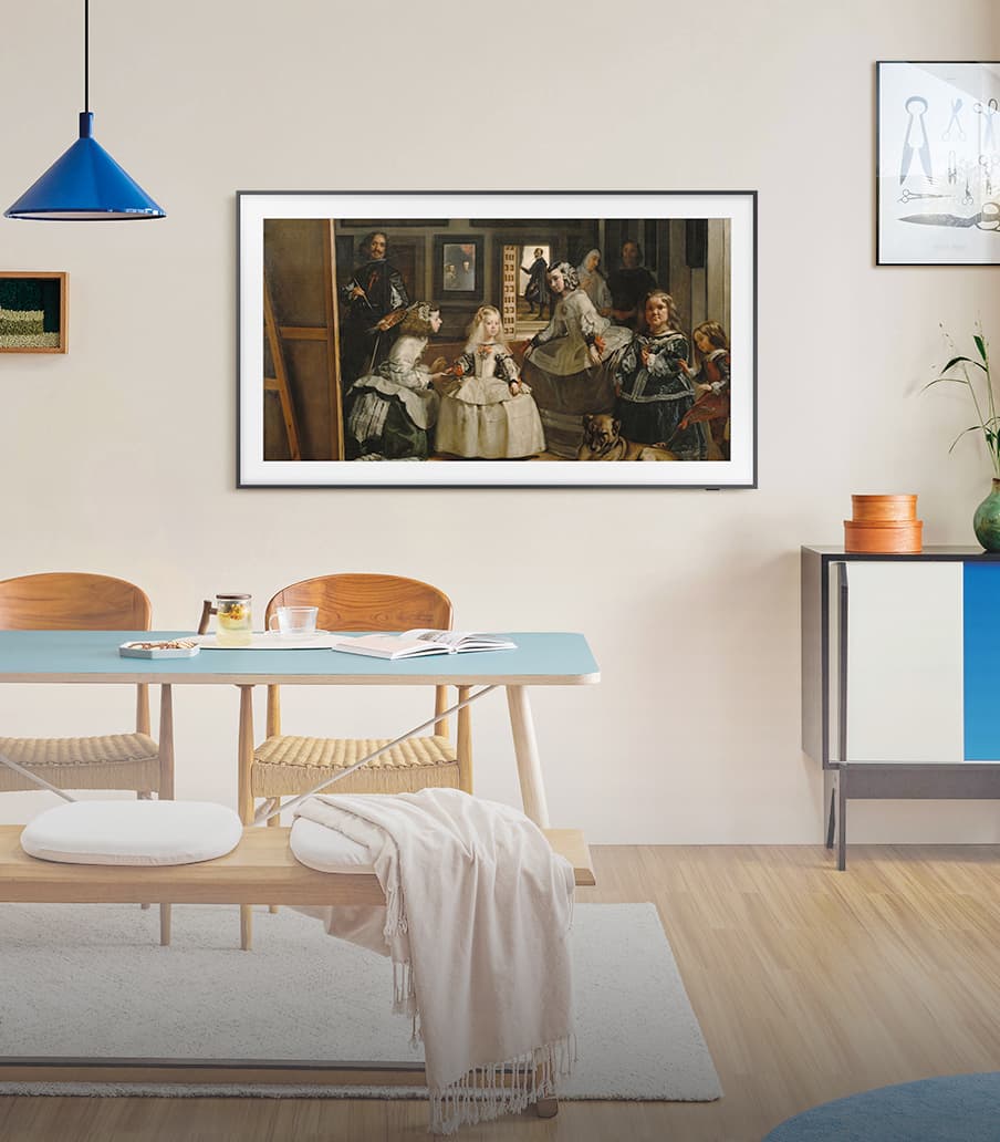 Imagen de una PANTALLA que finge ser un cuadro antiguo. Kids