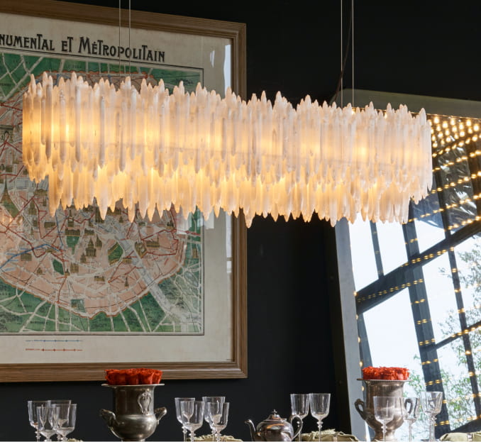 imagen de lampara de techo blancsa de la marca TIMOTHY-OULTON