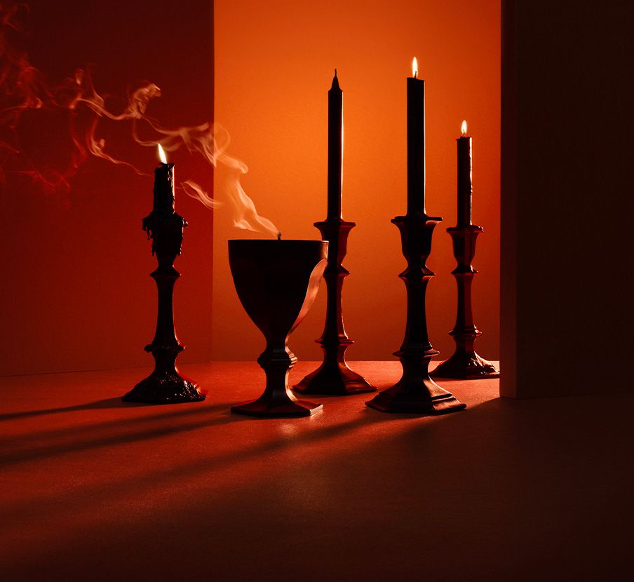 Imagen de varios candeleros con velas, BACCARAT
