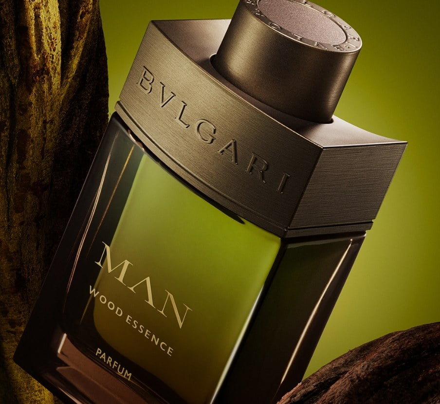Imagen de botella de locion verde con cobre de la marca BVLGARI