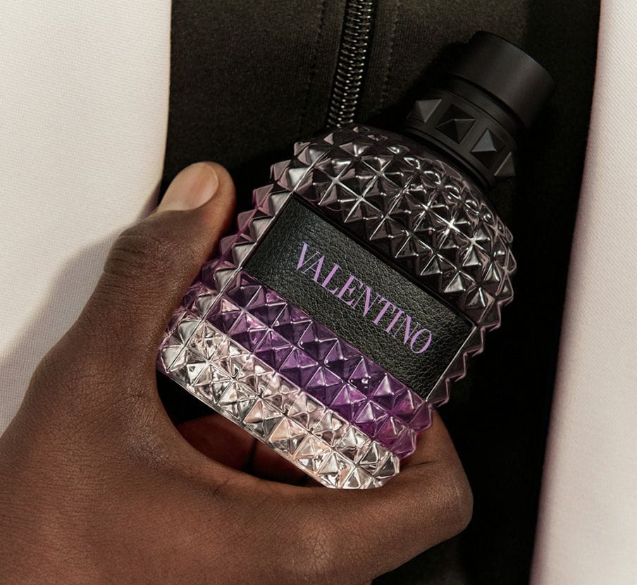 imagen de locion lila. VALENTINO