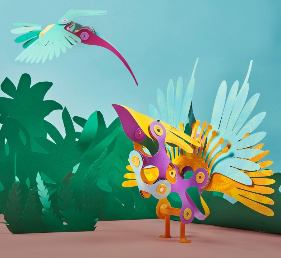 imagen de dos aves hechas de papel de la marca CLIXO