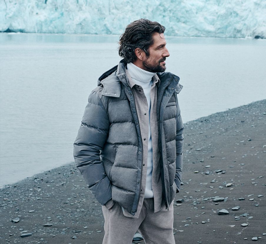 Imagen de hombre con chamarra gris PAUL SHARK