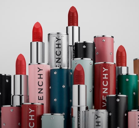 Imagen de muchos labiales de la marca GIVENCHY algunos destapados y se ve el color del labial. GIVENCHY