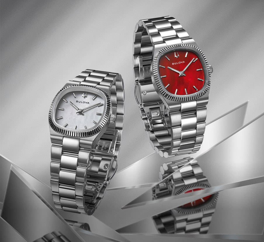 imagen de dos relojes plateados BULOVA
