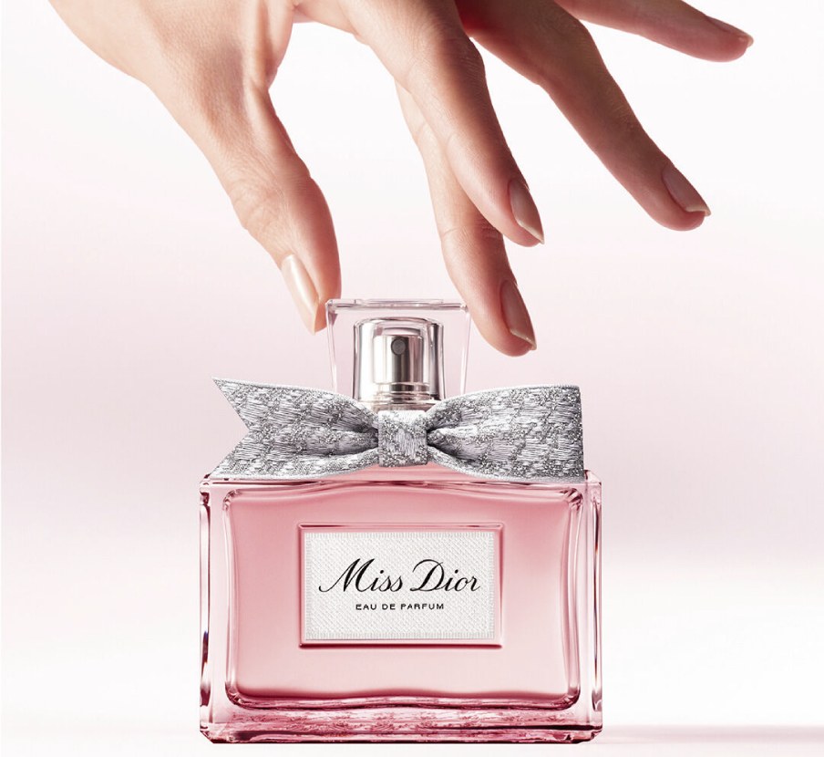 Imagen de fragancia rosa de la marca DIOR