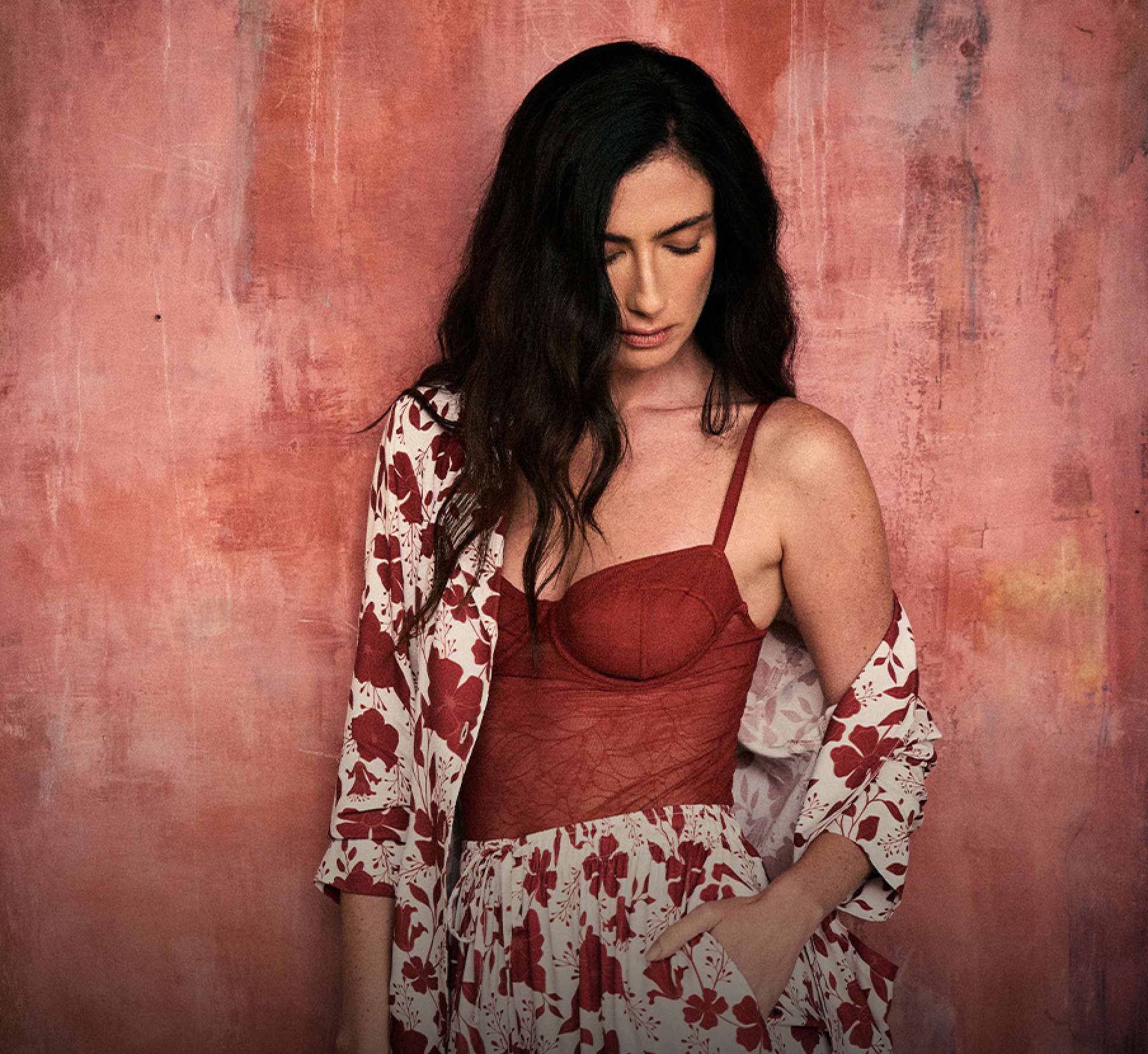 imagen de mujer pijama de la marca UNWIND