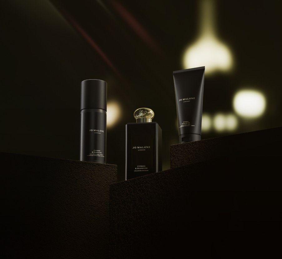 imagen de tres productos en embase negro de la marca HAIR & BODY WASH