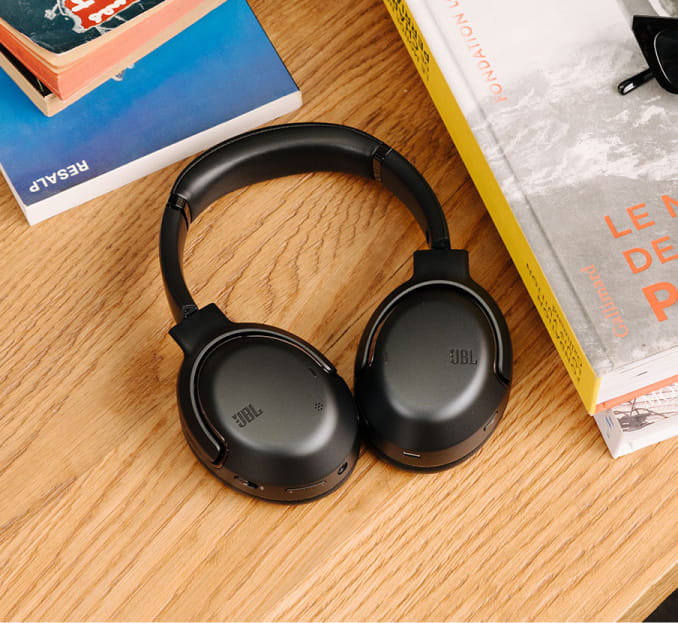 imagen de audifonos de diadema negros, JBL