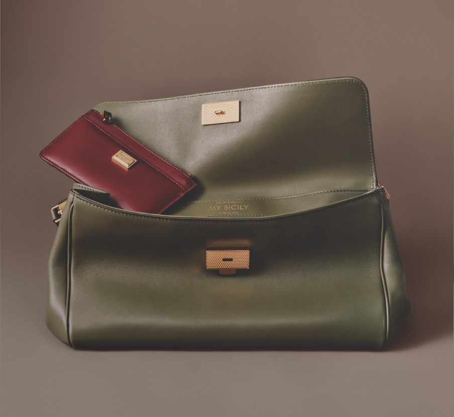 Imagen de bolso verde de la marca DOLCE & GABBANA