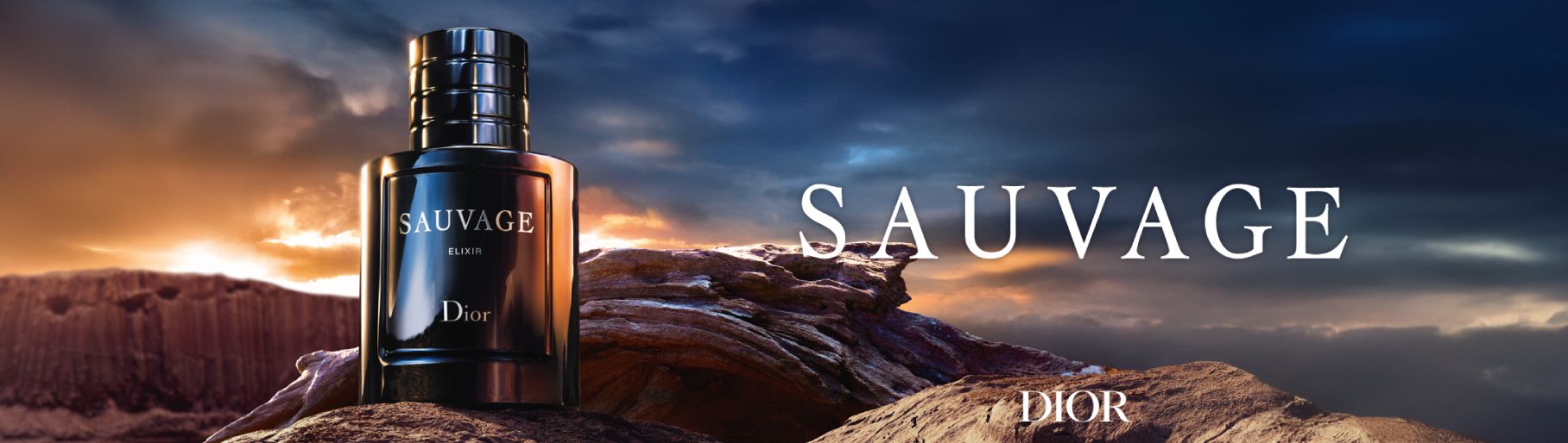 Imagen de botella de locion negra con letras blancas SAUVAGE. DIOR