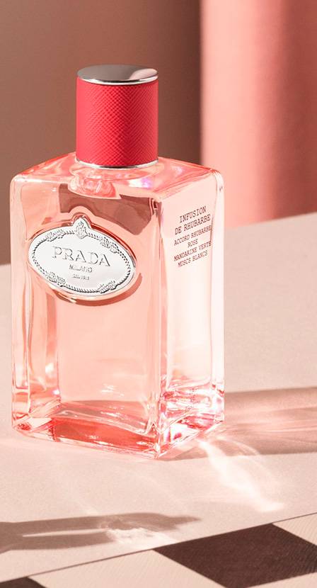 imagen de locion color rosa de la marca PRADA