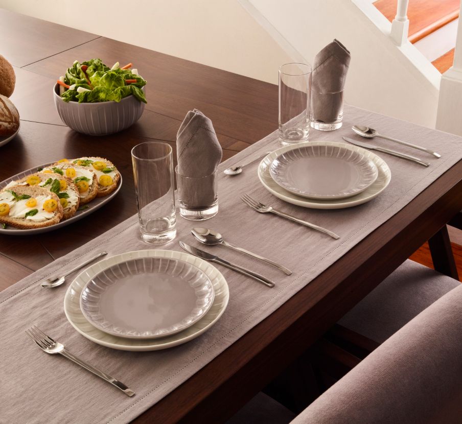 imagen de mesa de la marca ROSTAN