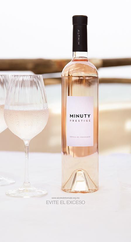 imagen de dos botellas de vino de la marca MOET.