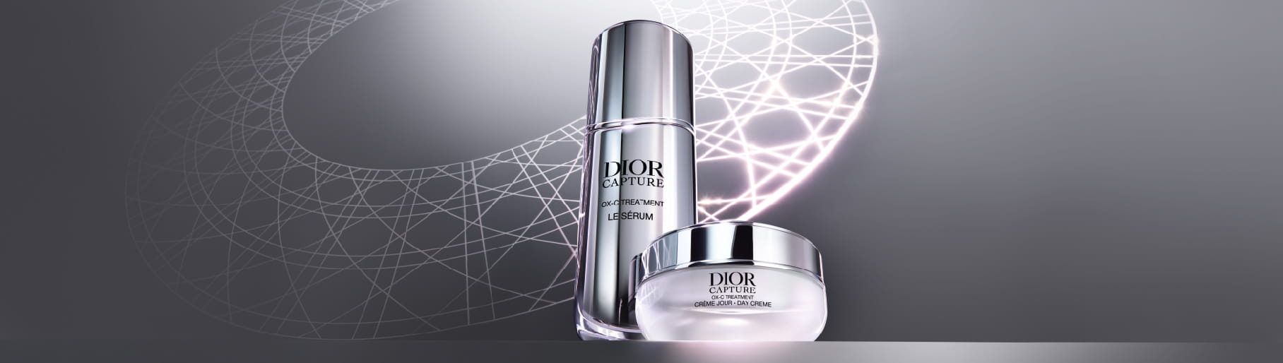 imagen de un frasco plateado de la marca DIOR